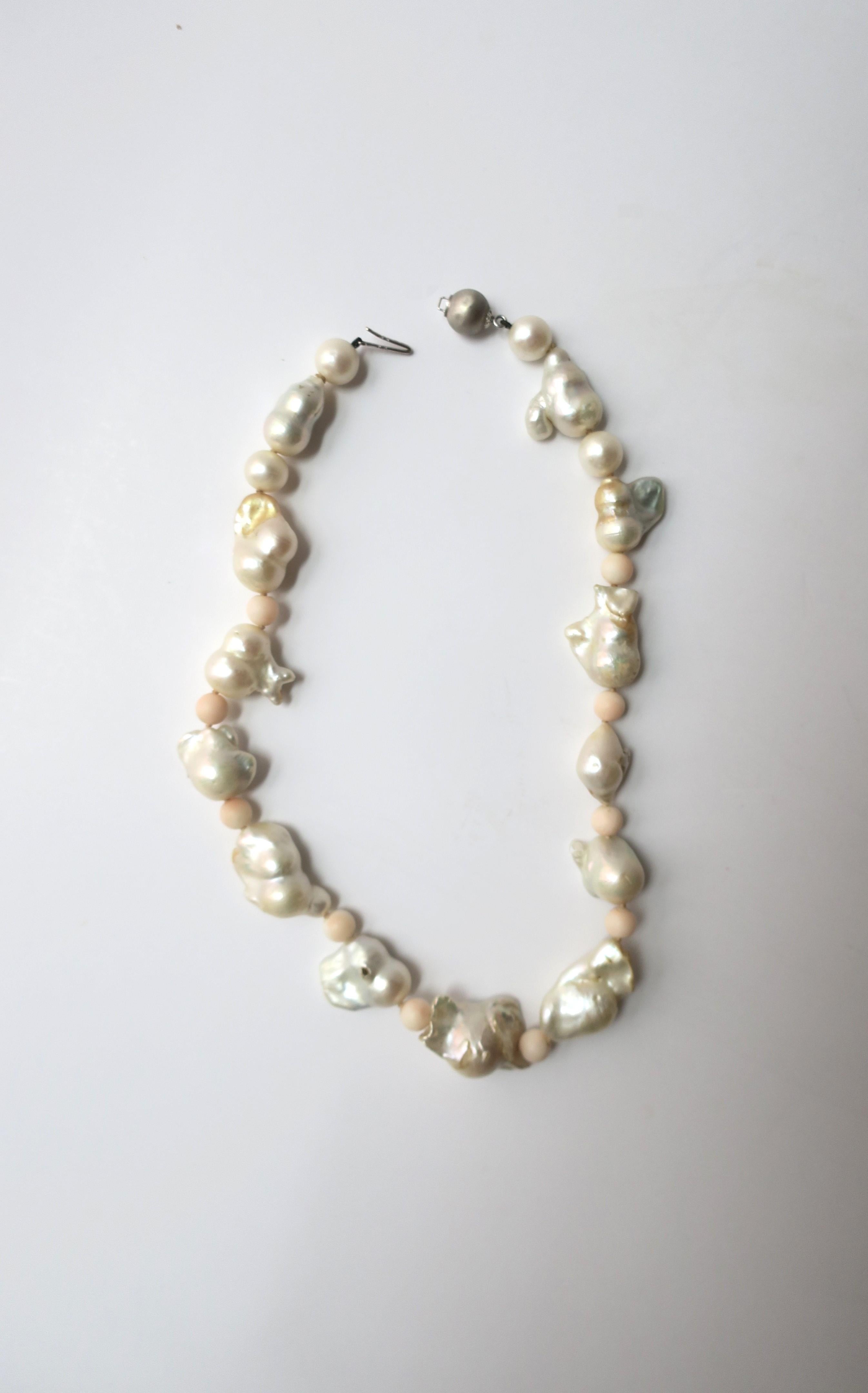 Cultured and Baroque Pearls and Coral Beads 18-Karat Gold Necklace For Sale 3