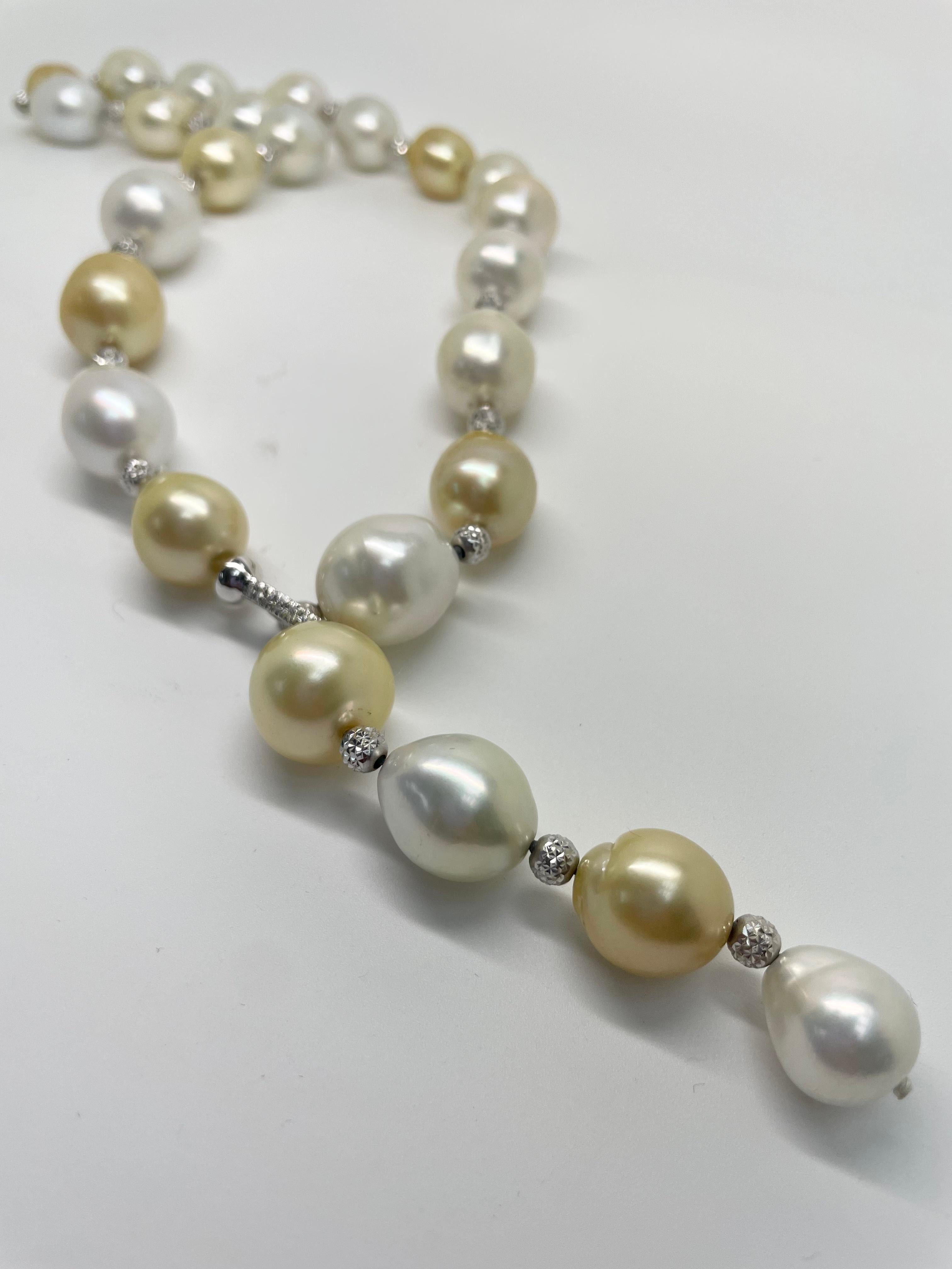 Cultured Baroque Pearl and Diamond Lariat Necklace In Good Condition For Sale In Chicago, IL