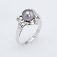 Cultured Black Pearl Diamond Heart Ring Estate 18 Karat Gold Vintage Jewelry