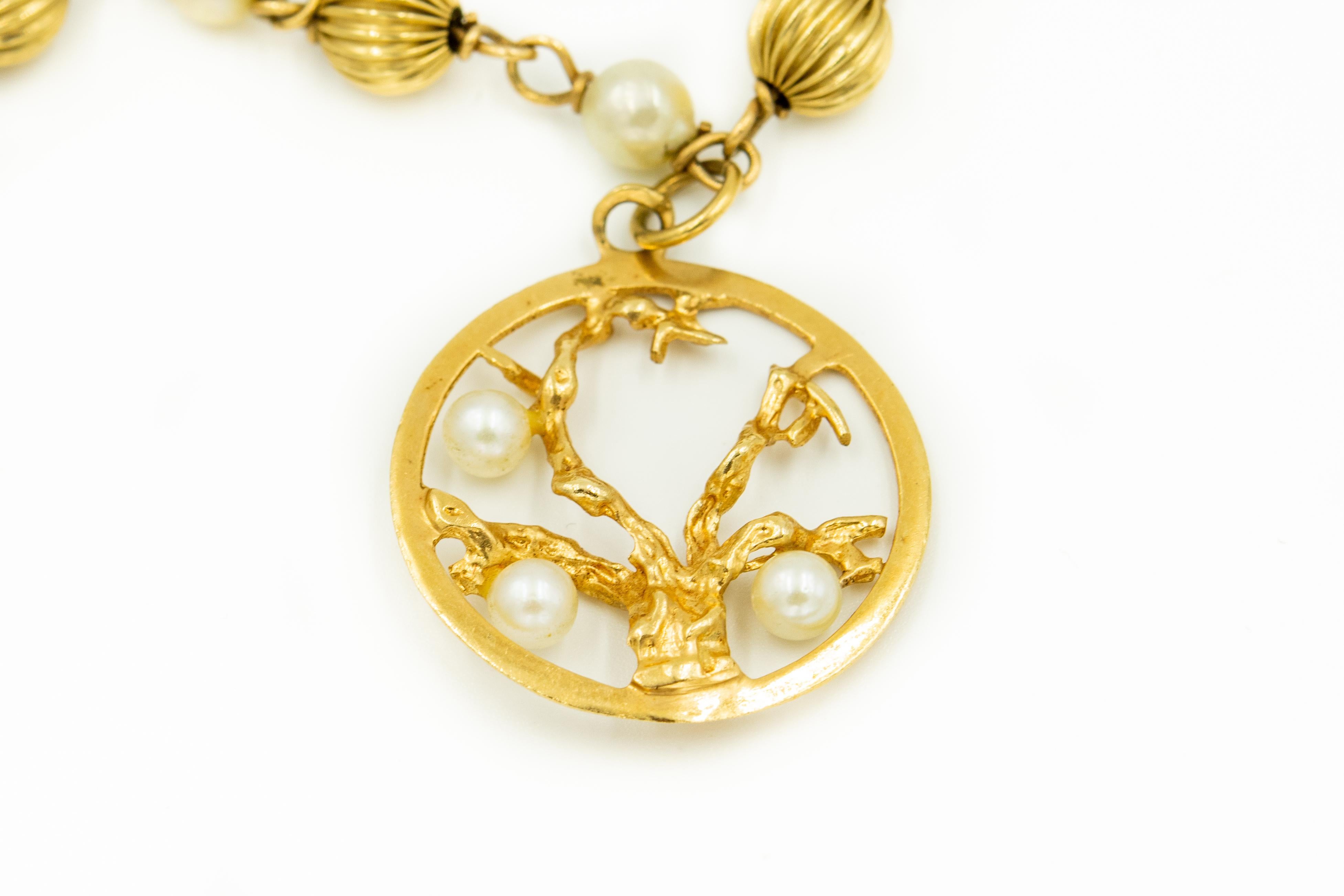 Women's Cultured Pearl 14 Karat Yellow Gold Charm Bracelet with Israel Liberata Medal