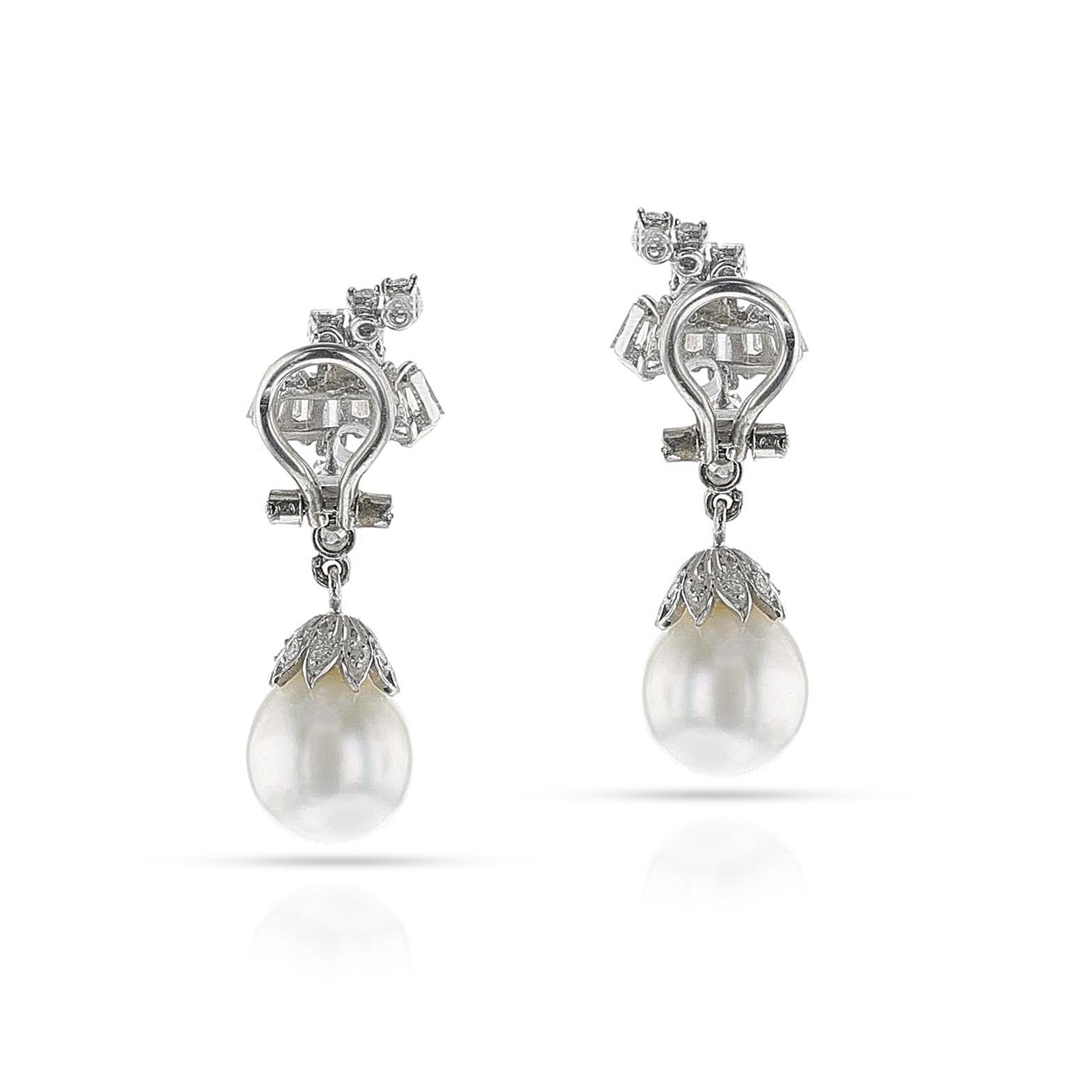 Cultured Pearl and Diamond Dangling Earrings, 18k In Excellent Condition In New York, NY