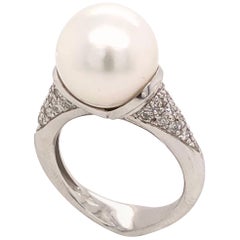 Cultured Pearl and Diamonds on White Gold 18 Karat Ring