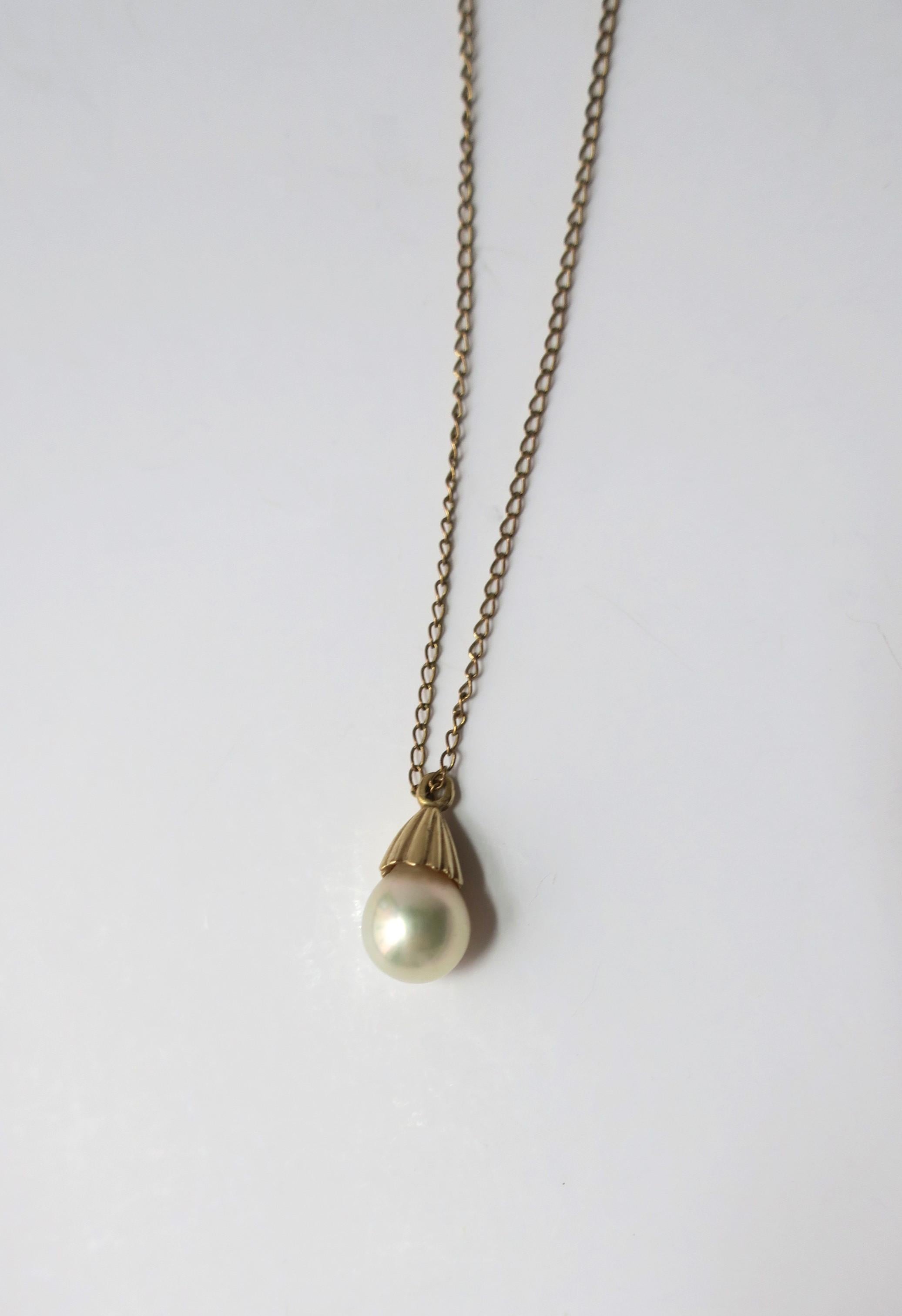 Cultured Pearl and Gold Pendant Necklace 6