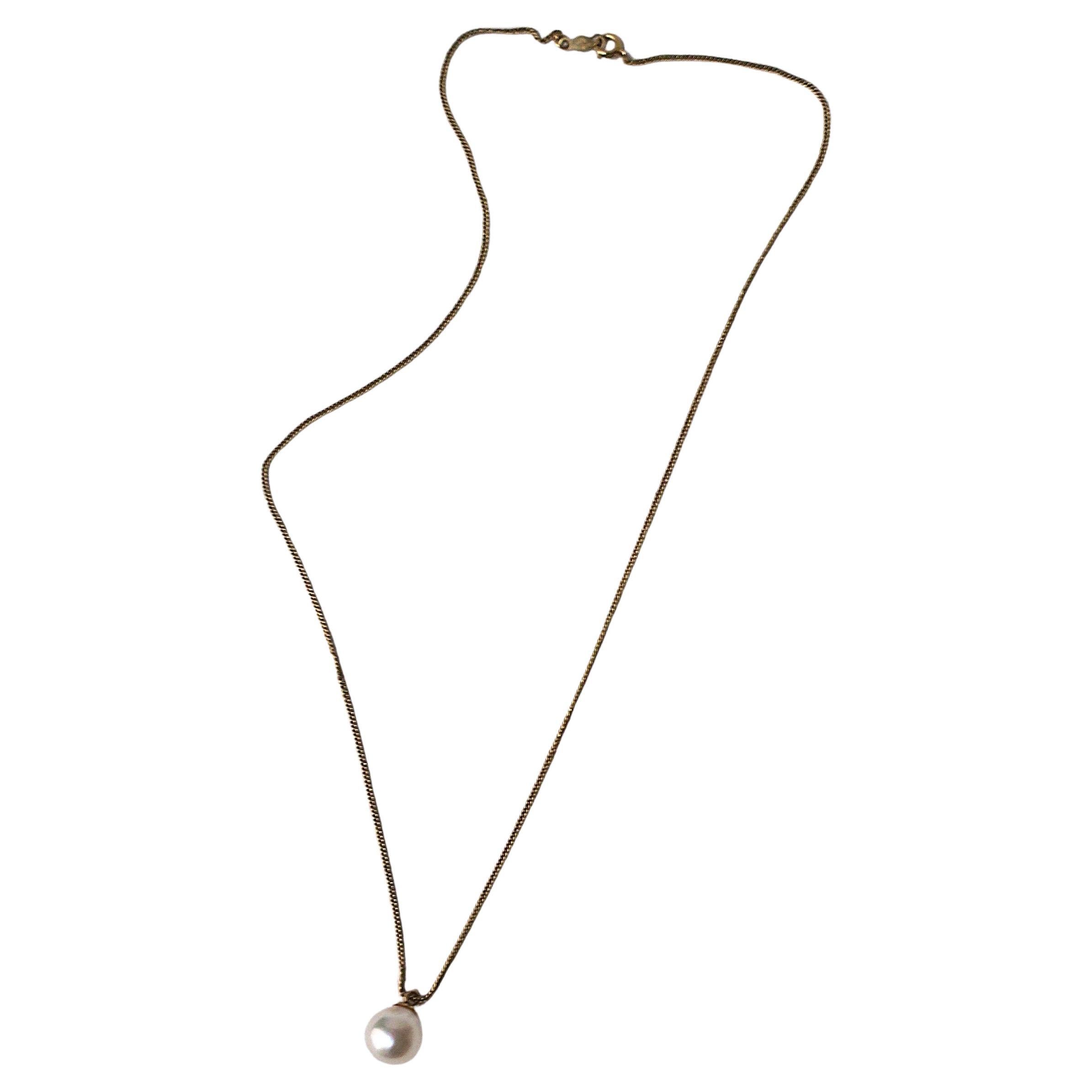 Cultured Pearl and Gold Pendant Necklace