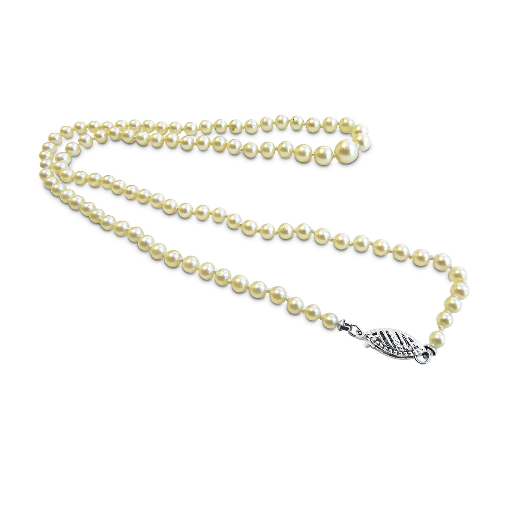 Cultured Pearl Antique Necklace Graduated 14 Karat Lock In Excellent Condition For Sale In Jackson Heights, NY