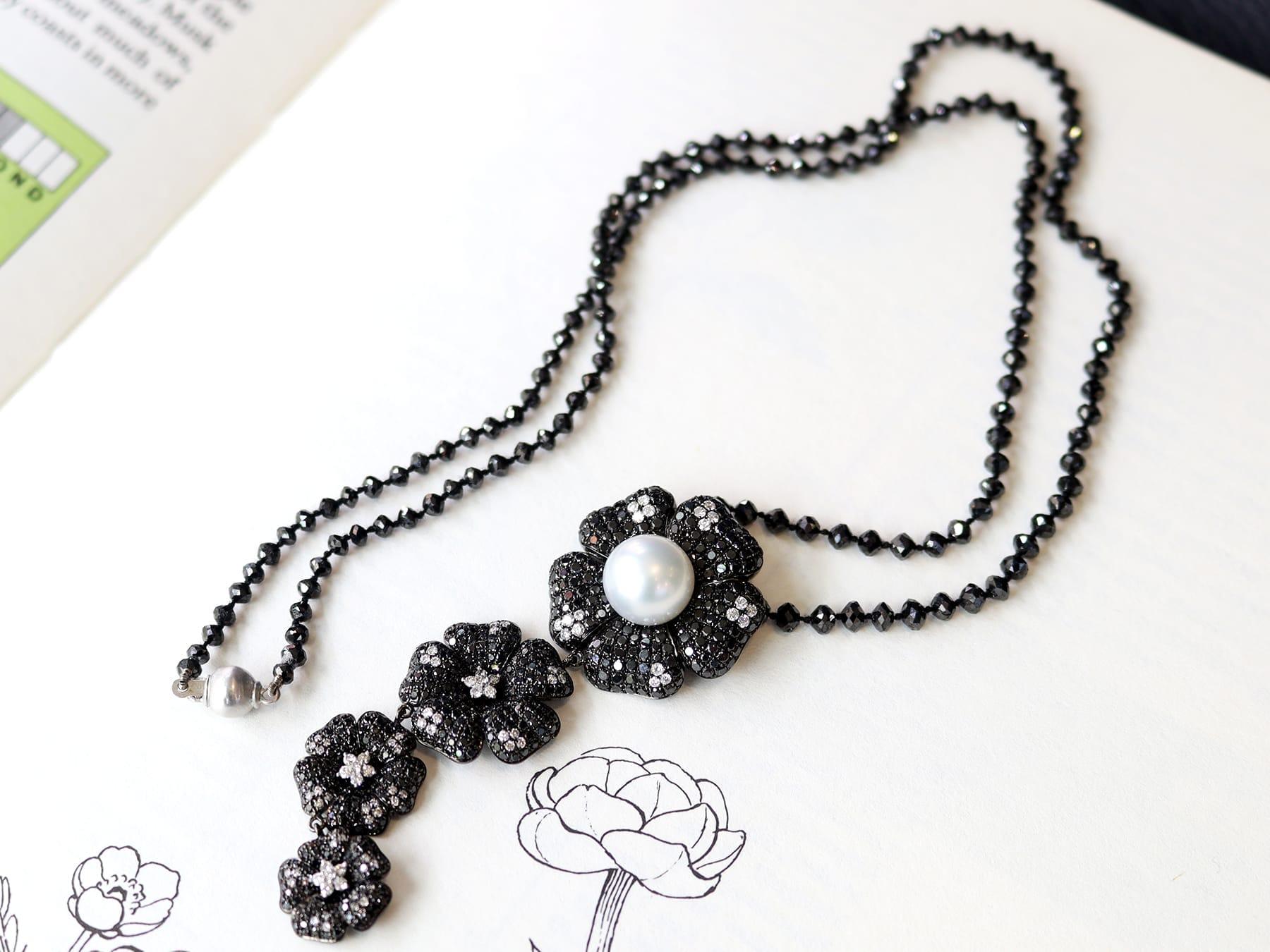 Cultured Pearl, Black Diamond, White Diamond, 18k Oxidised White Gold Pendant In Excellent Condition For Sale In Jesmond, Newcastle Upon Tyne