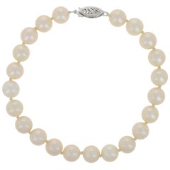Vintage Cultured Pearl Bracelet, 14 Karat White Gold Knotted Strand