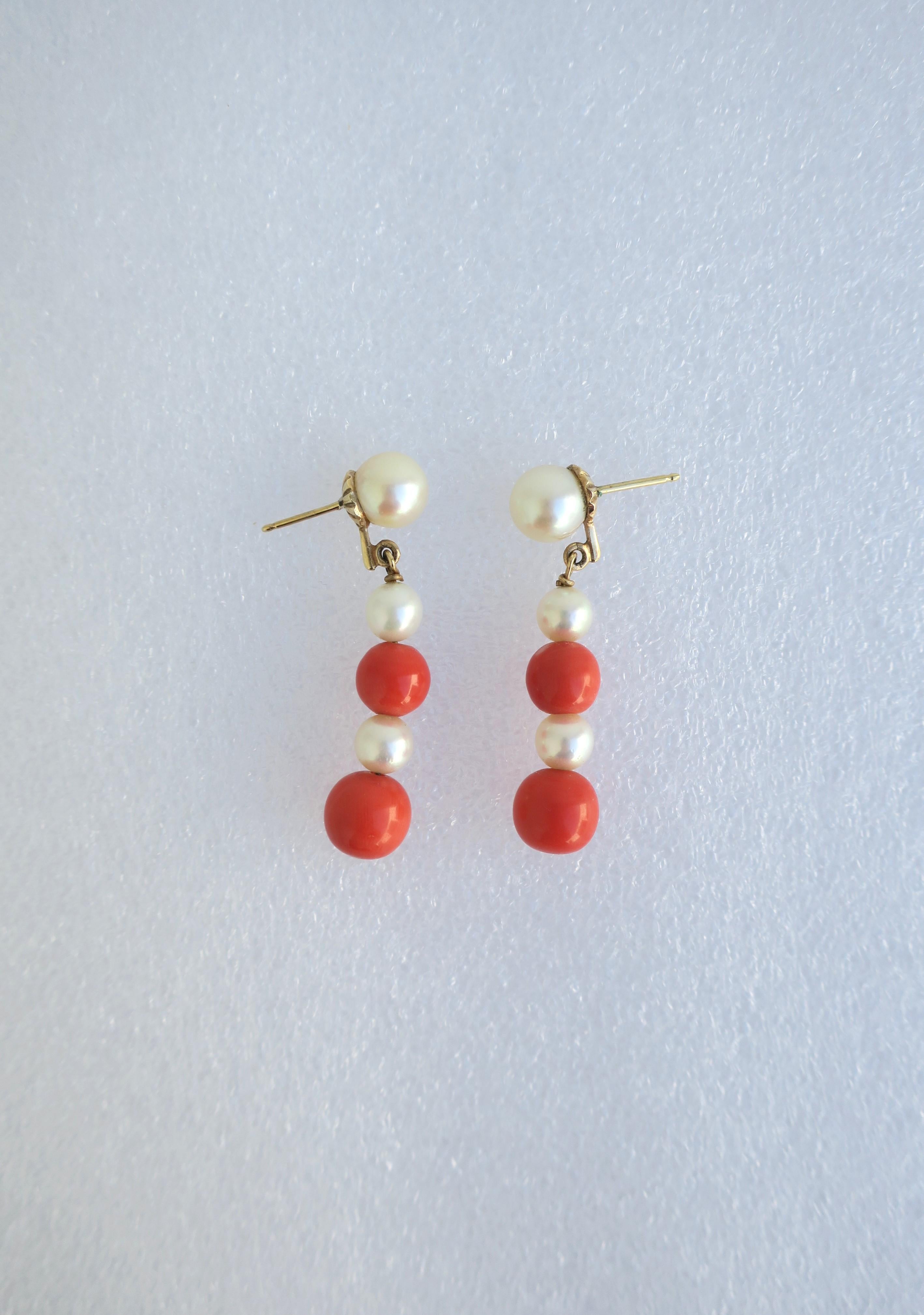 Cultured Pearl Coral and Gold Dangle Earrings, Pair  For Sale 3