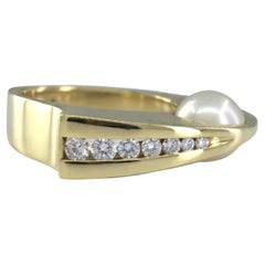 Cultured Pearl, Diamond, 18K Yellow Gold Ring