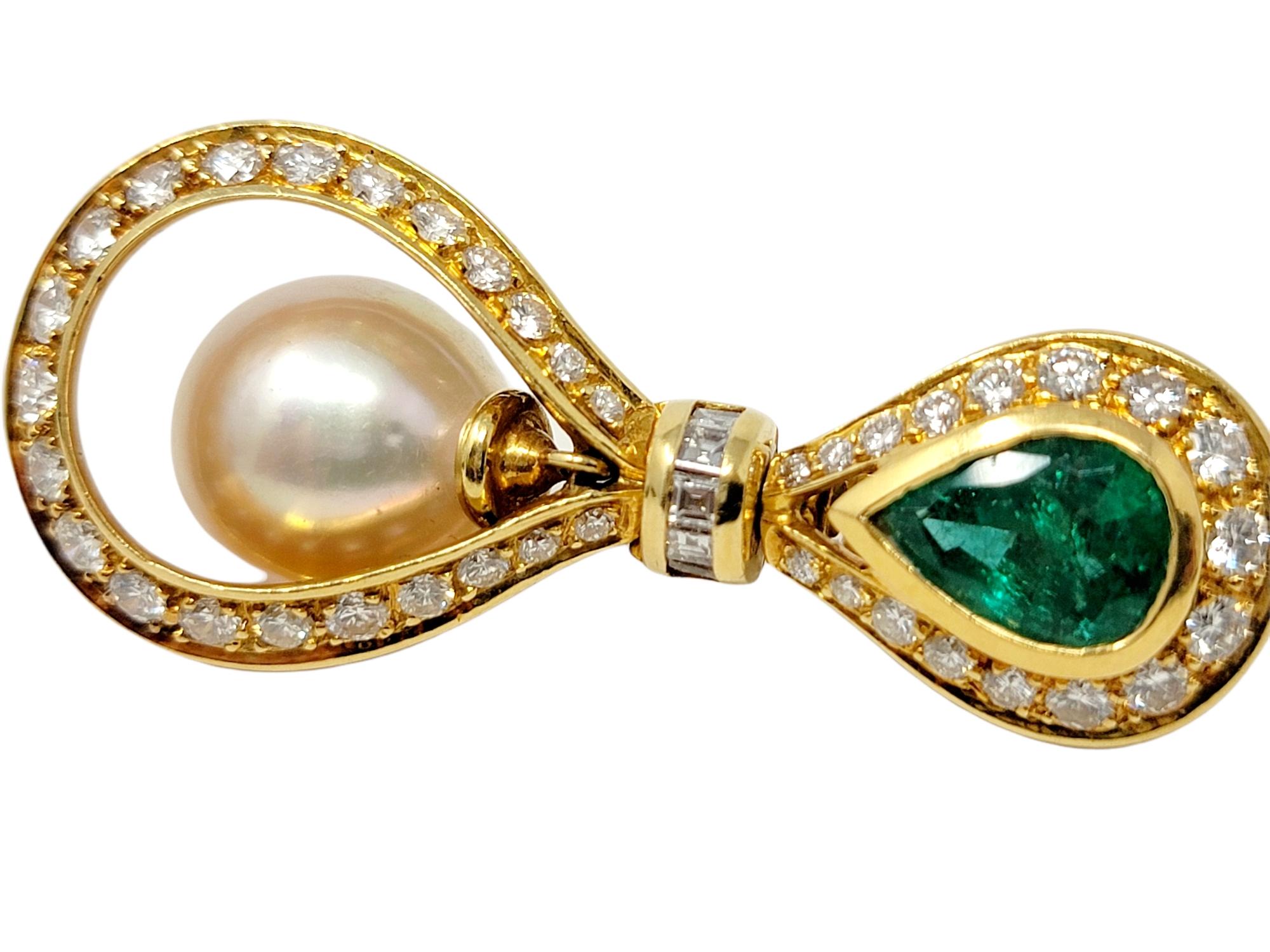 Cultured Pearl, Diamond and Emerald Dangle Earrings in 18 Karat Yellow Gold In Good Condition For Sale In Scottsdale, AZ