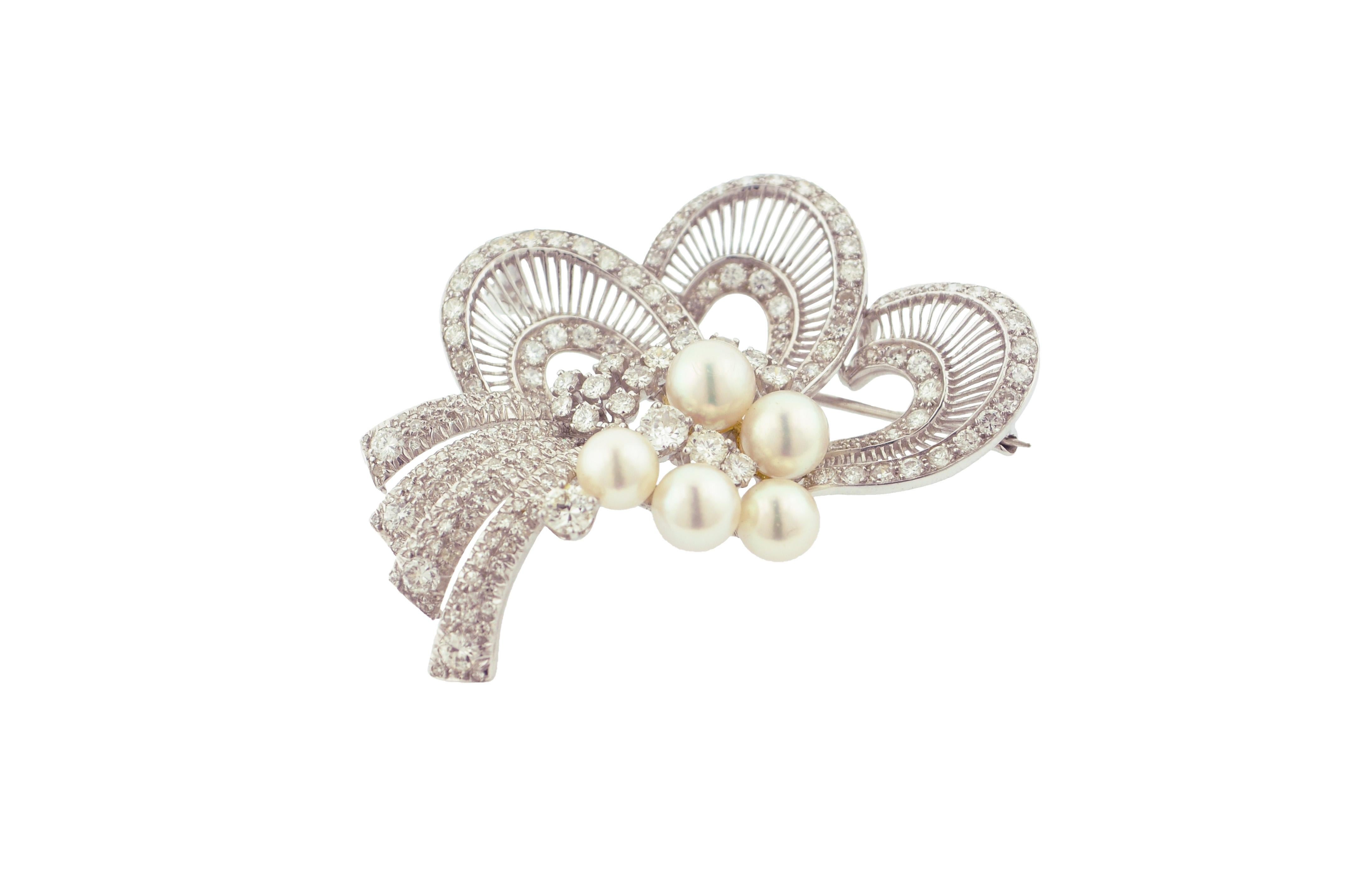 Round Cut Cultured Pearl Diamond and Gold Brooch For Sale