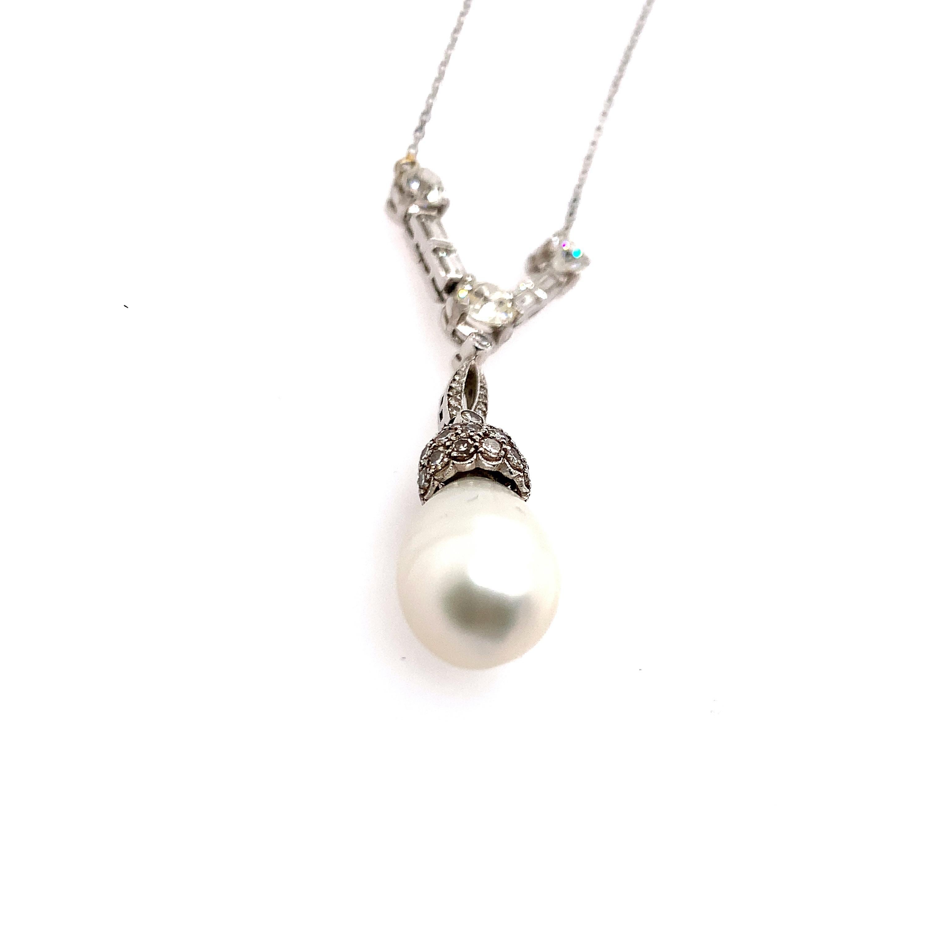 Cultured Pearl, Diamond and Platinum Necklace In Excellent Condition For Sale In New York, NY