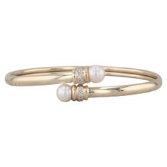 Bracciale bypass con perle coltivate e diamanti in oro giallo 14k da 6,5".