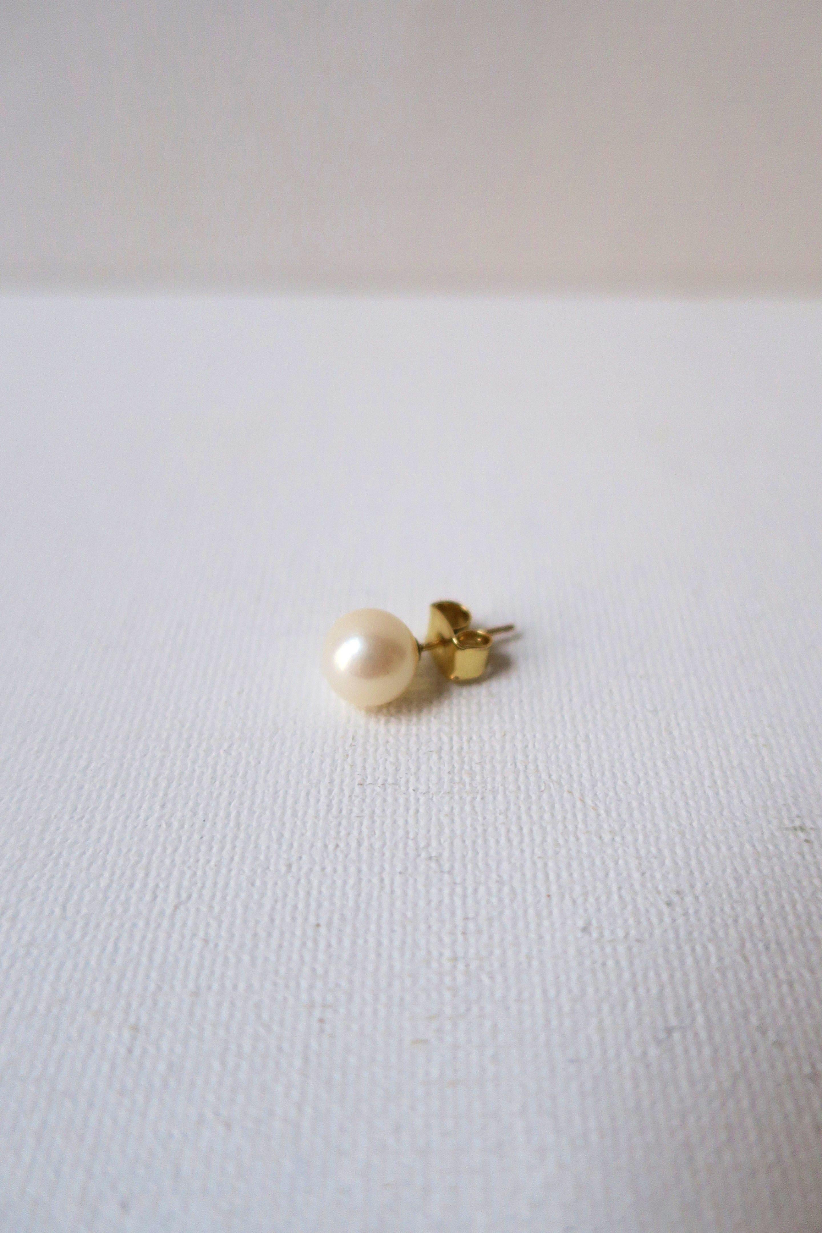 Taglio rotondo Cultured Pearl Earring in vendita