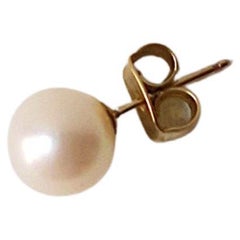 Cultured Pearl Earring