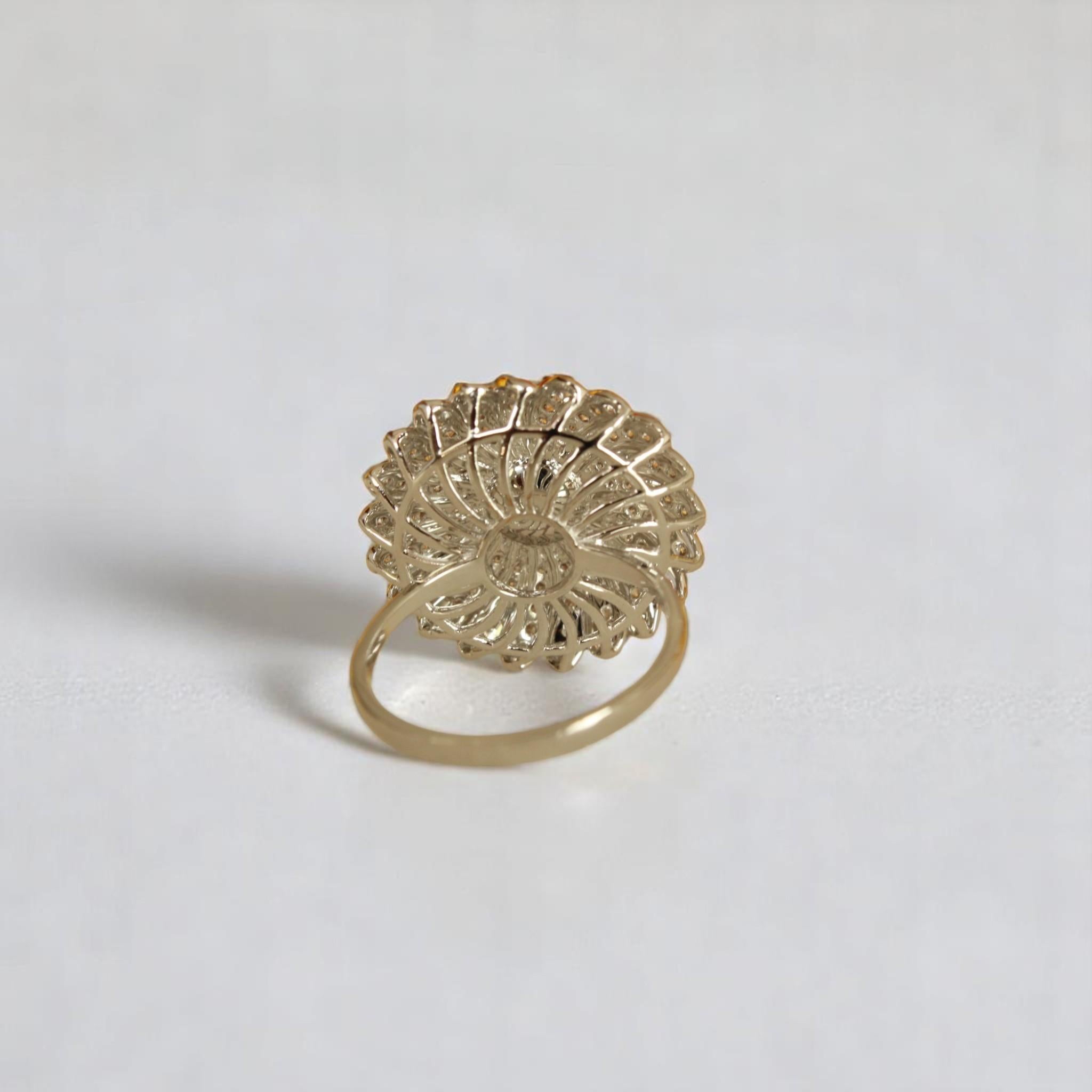 Bague en or massif 14K avec fleur de perle de culture et diamant (certifié) Pour femmes en vente