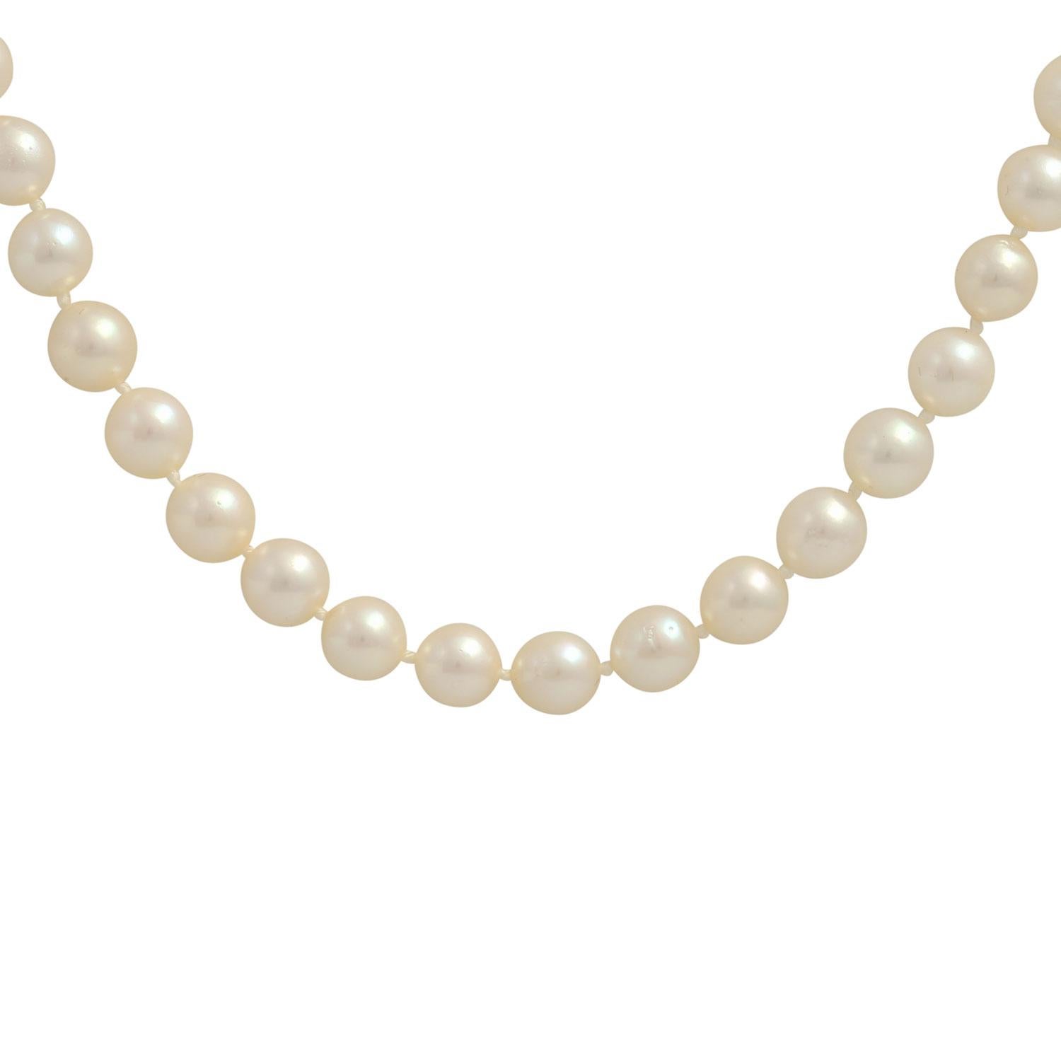 Cultured pearl necklace, 835 silver clasp. L.: approx. 94cm.
