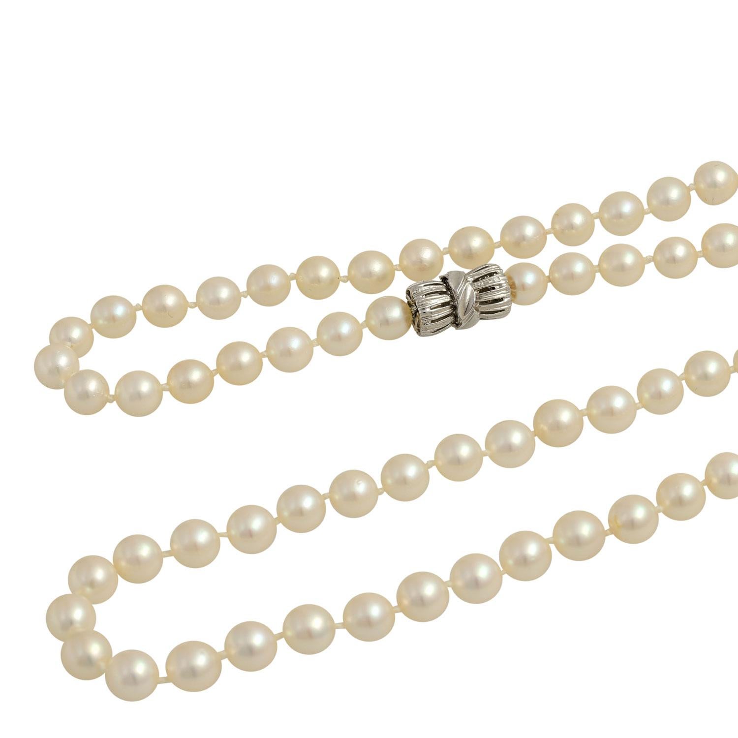 cartoon pearl necklace