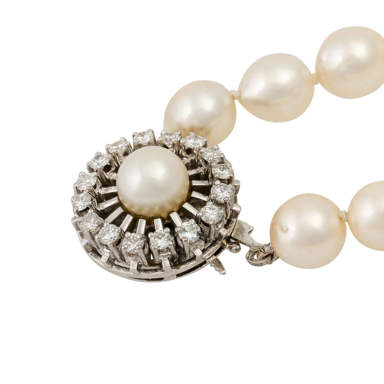 Cultured Pearl Necklace In Good Condition For Sale In Stuttgart, BW