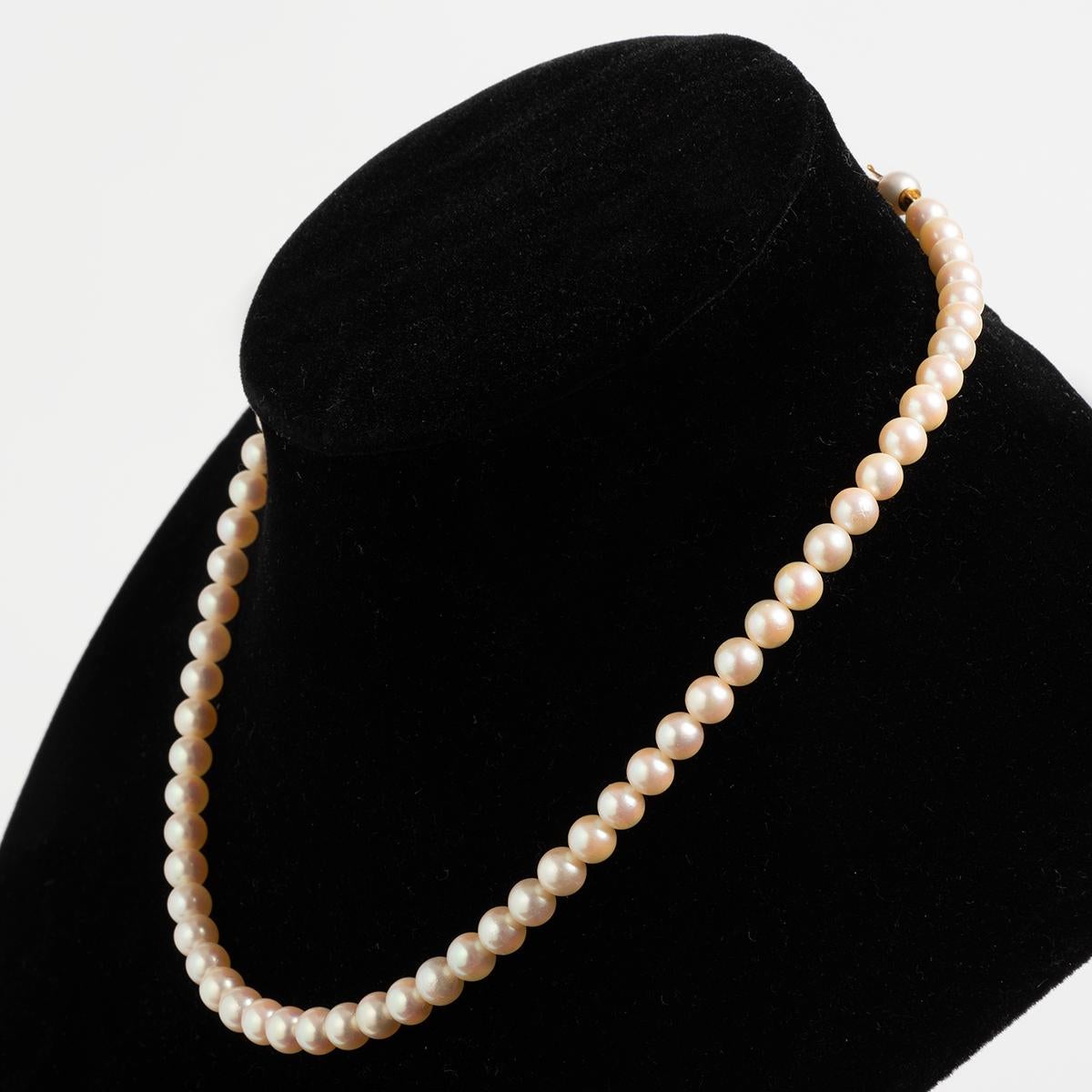 Collana di perle coltivate, chiusura in metallo con timbro 750, Germania. Circa 1990. In condizioni ottime in vendita a Canterbury, England