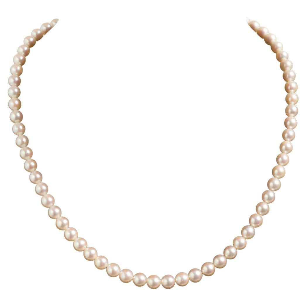 Collana di perle coltivate, chiusura in metallo con timbro 750, Germania. Circa 1990. in vendita