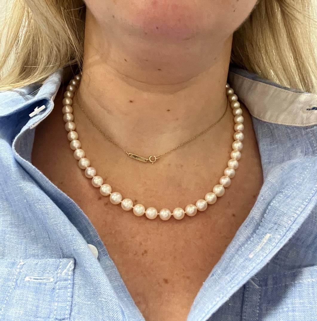 Cultured Pearl Necklace With 14 Karat Yellow Gold Clasp  In Excellent Condition For Sale In  Baltimore, MD