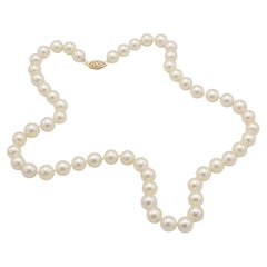 Cultured Pearl Necklace With 14 Karat Yellow Gold Clasp