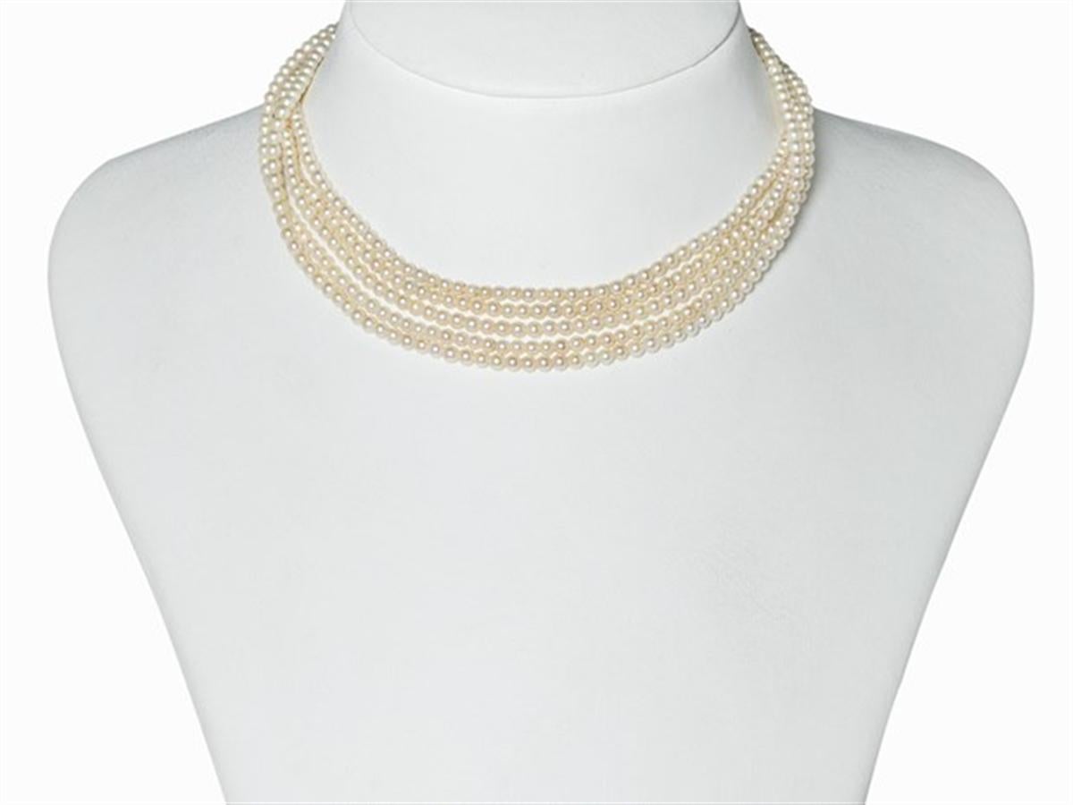 Cultured Pearl Necklace with Diamond Set Clasp, circa 1980 2