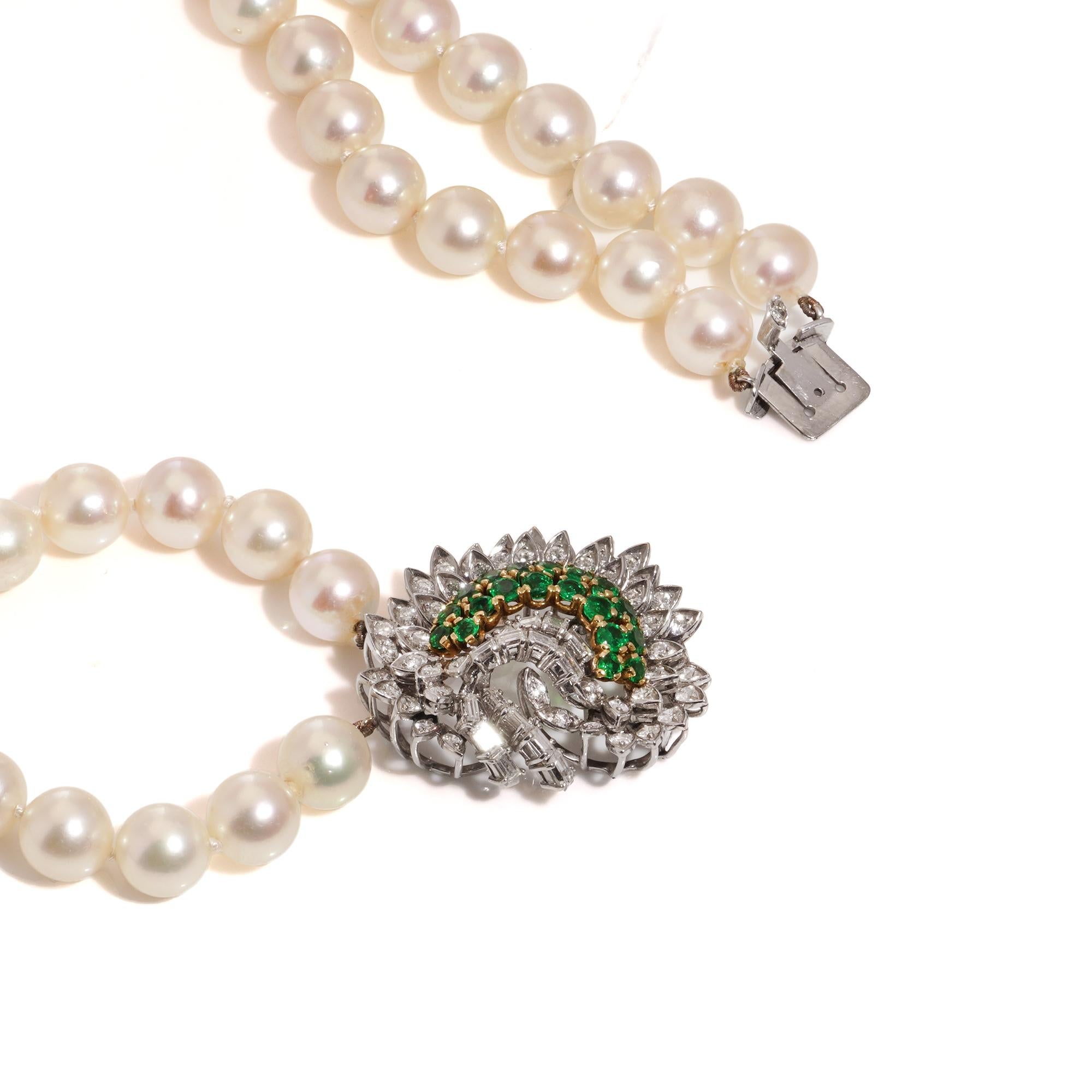 Women's Cultured Pearl Necklace with Platinum, Diamond & Emerald Clasp For Sale