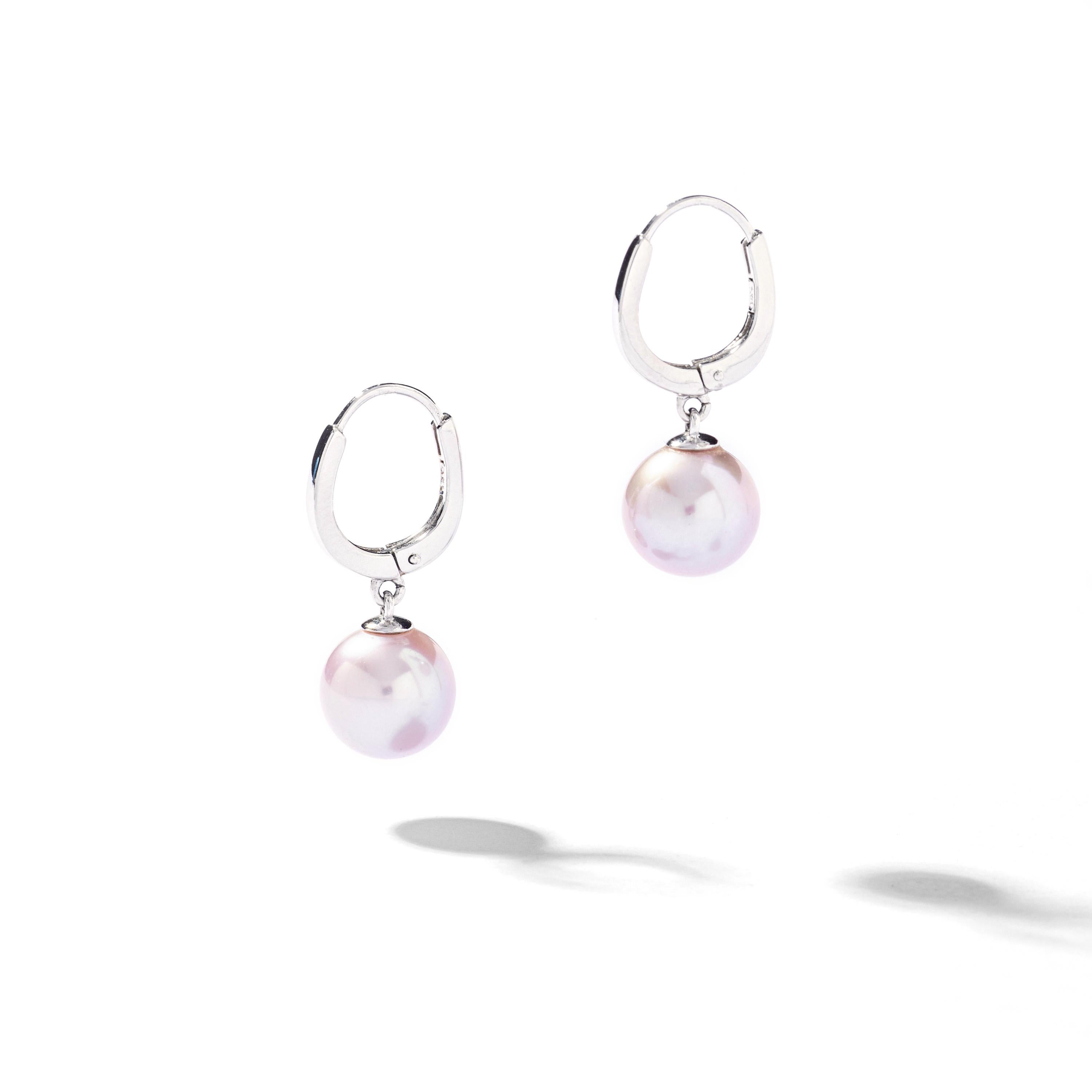 Contemporary Cultured Pearl on White Gold 18 Karat Earclips For Sale