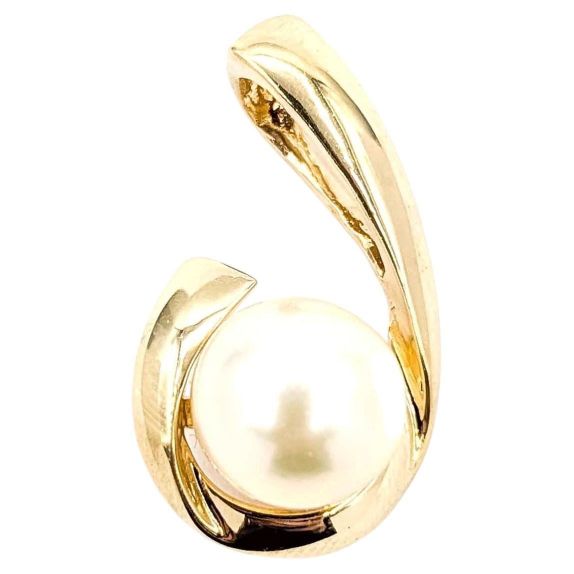 Colgante de Perla Cultivada en Oro Amarillo de 10k