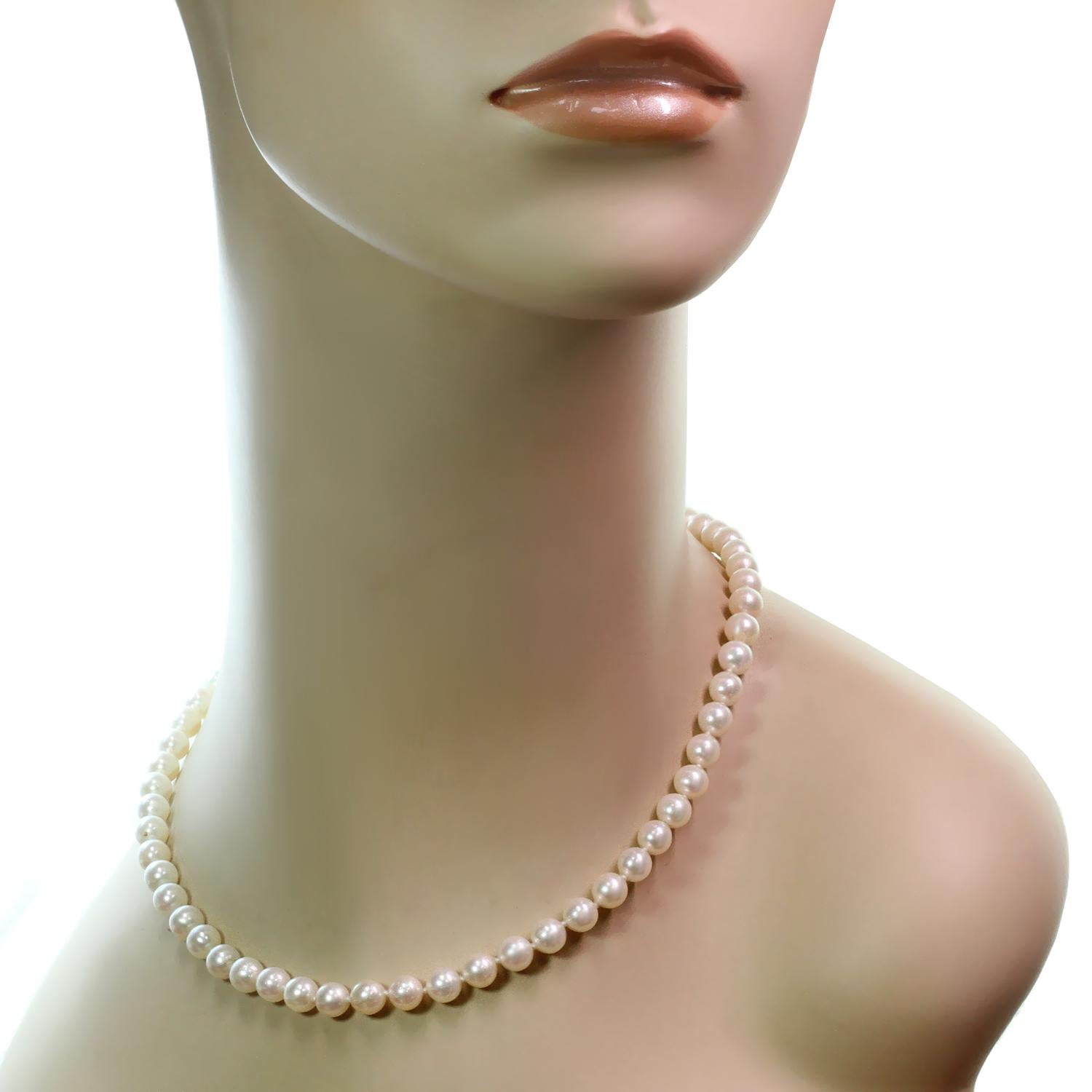 Zuchtperlenstrang Halskette mit Gelbgoldschließe (Perle) im Angebot