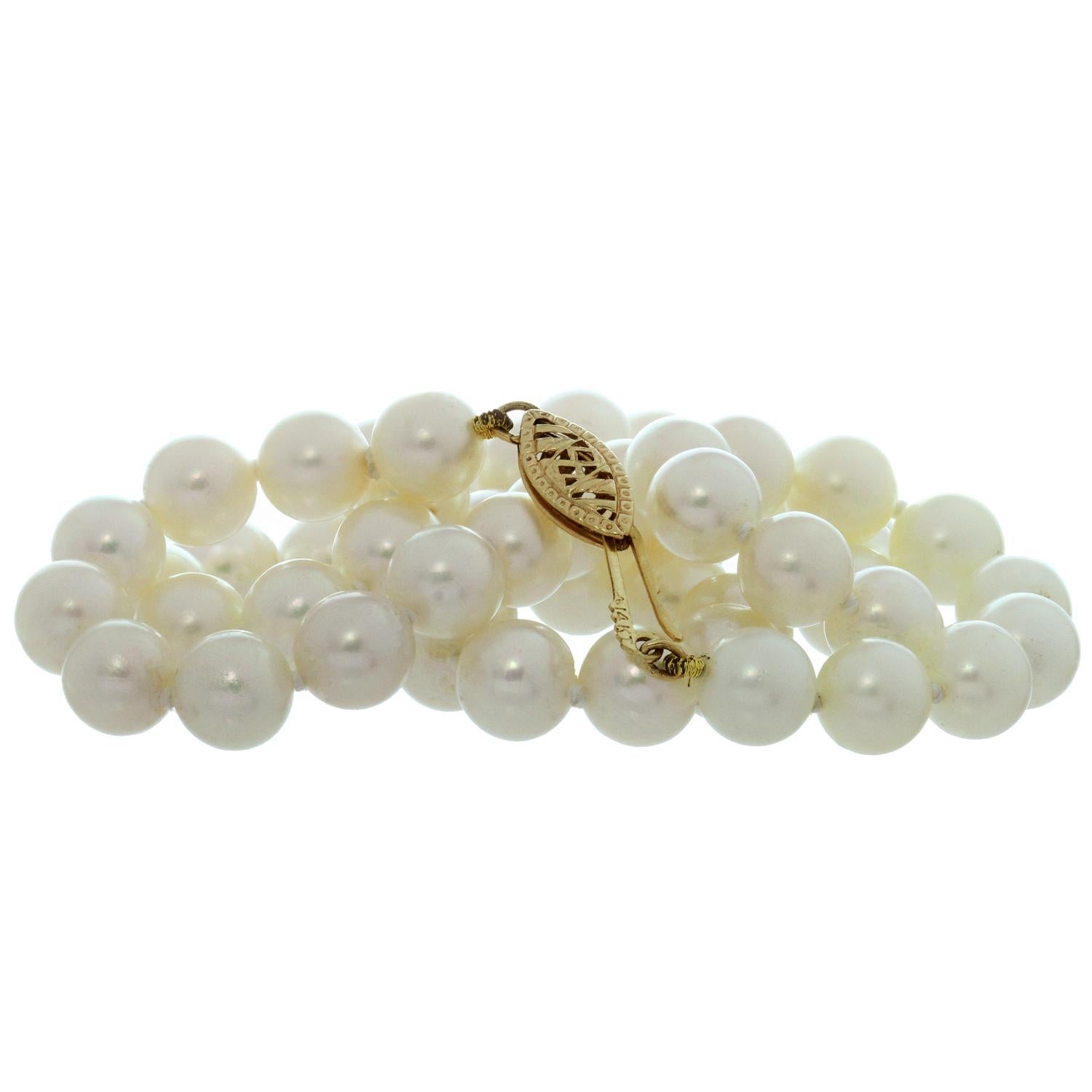 Women's Cultured Pearl Strand Yellow Gold Clasp Necklace For Sale