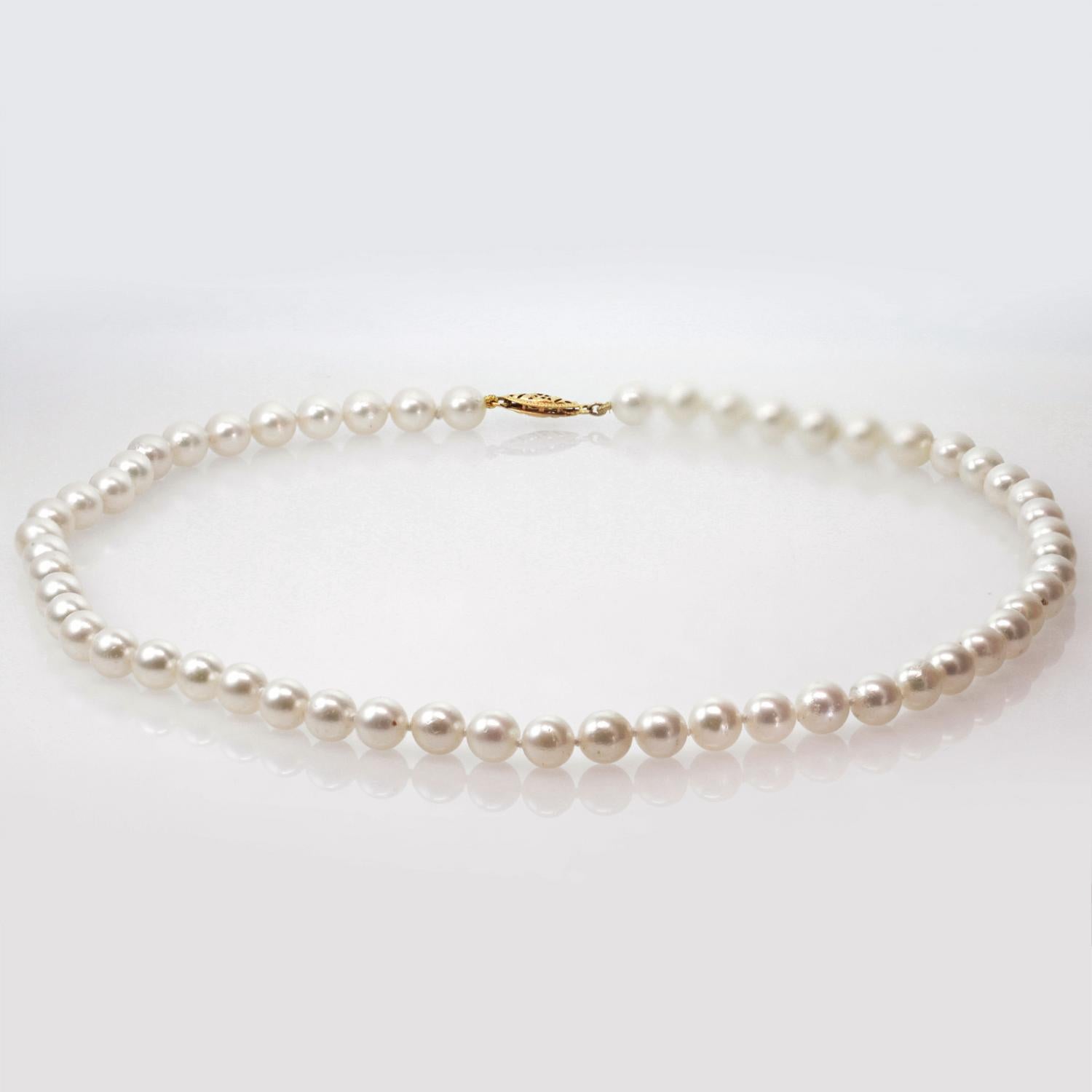 Cultured Pearl Strand Yellow Gold Clasp Necklace For Sale 1