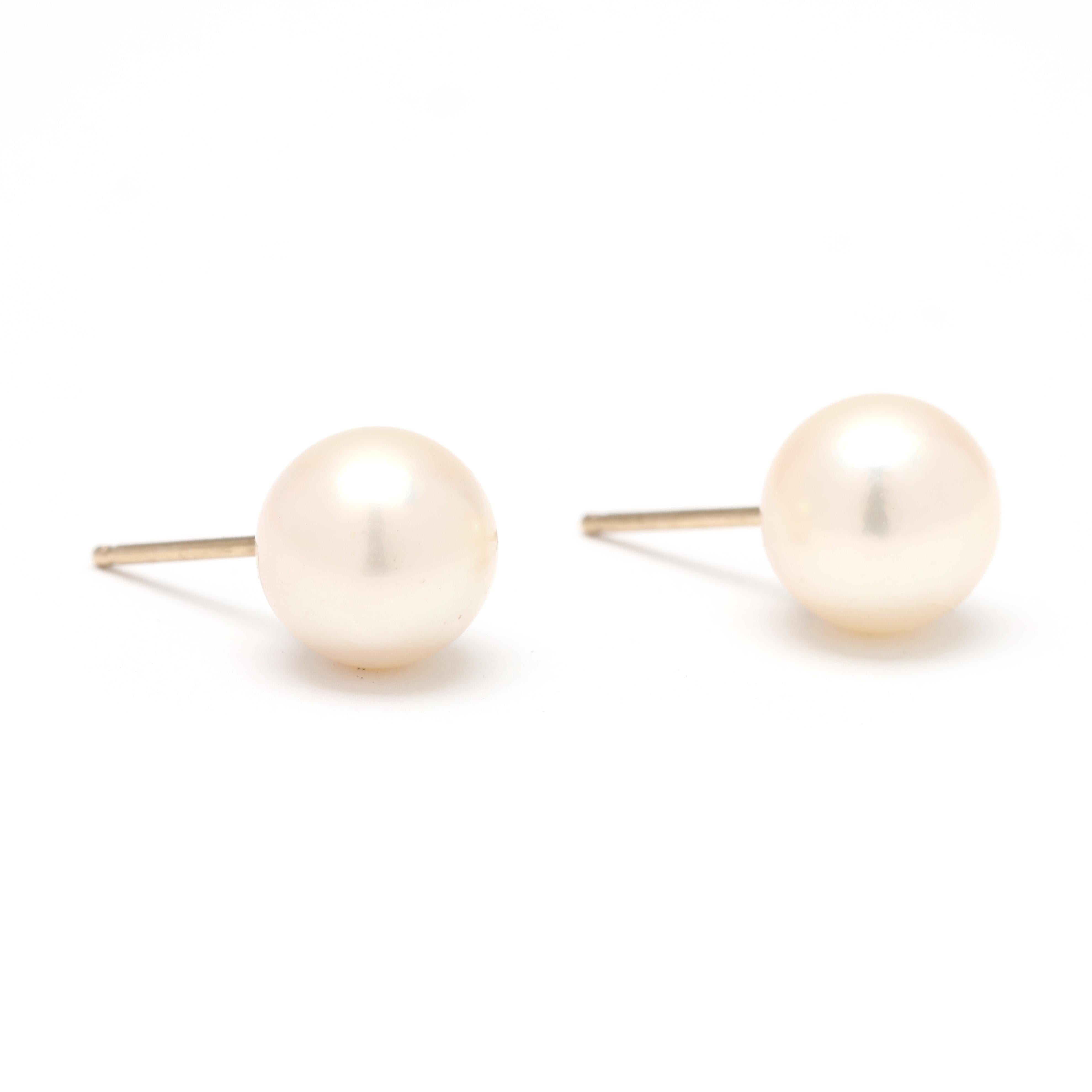 Pierres :
perle de culture
perle ronde
7.3 mm

Largeur : 7,3 mm

Poids : .8 dwts. / 1,3 grammes

Tampons : 