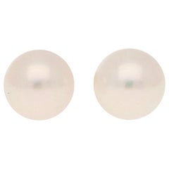 Clous d'oreilles en or jaune 18 carats sertis de perles de culture de 5,5,5 mm