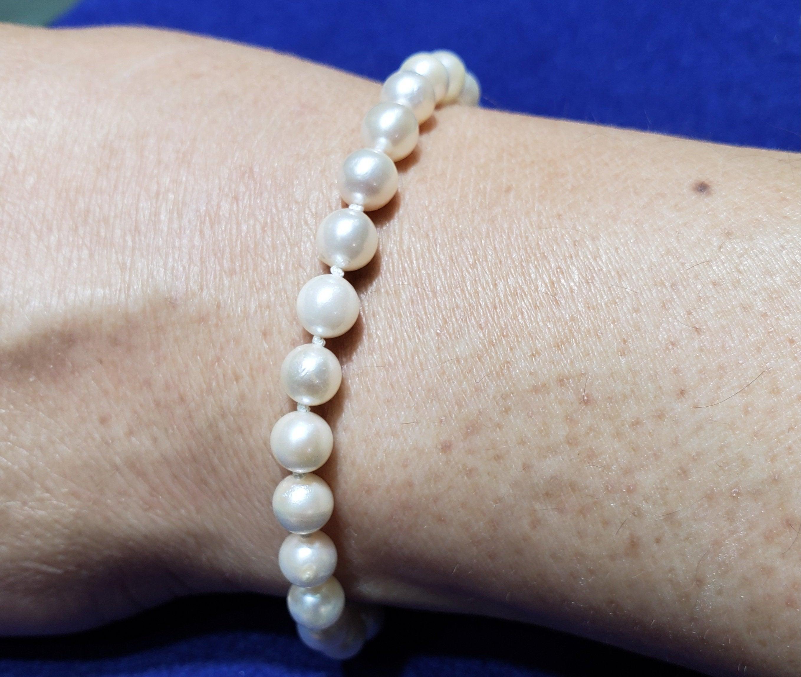 ♥ Descripción de la pulsera de tenis ♥

Piedra principal: Perla cultivada
Metal Peso: 9 gramos
Longitud de la pulsera: 7 Pulgadas
Cierre: Oro amarillo de 14 quilates u Oro blanco de 14 quilates 
**especificar material en el pedido