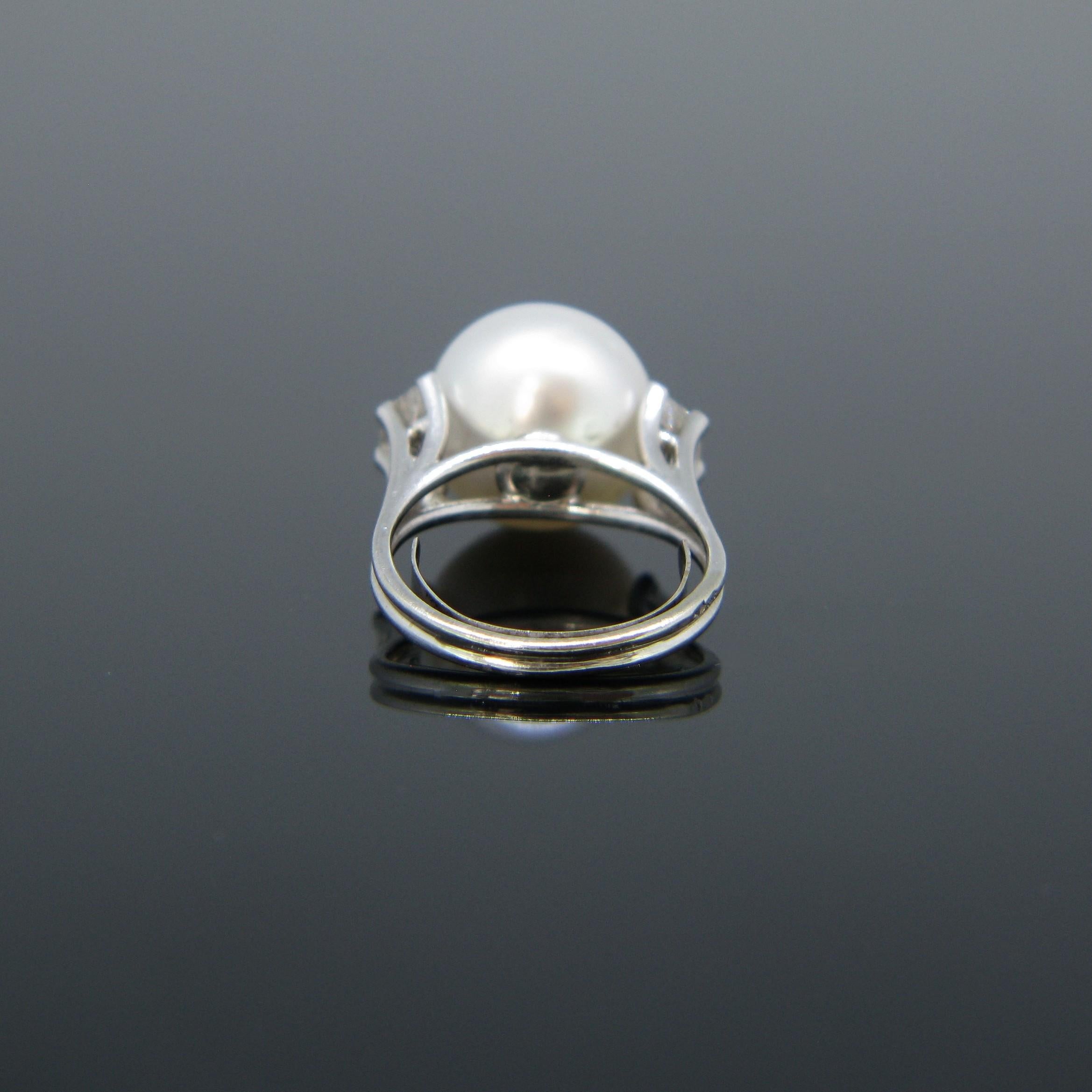 Women's or Men's Cultured Pearl Trapeze Diamonds White Gold Platinum Ring