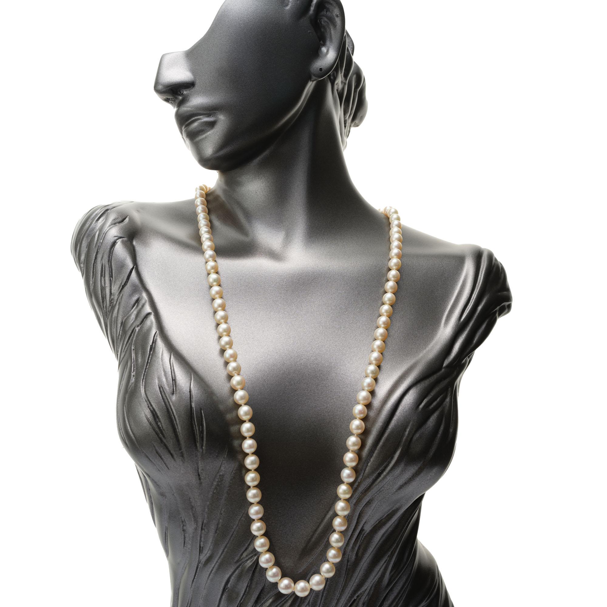 Cultured Pearl Yellow Gold Necklace For Sale 1