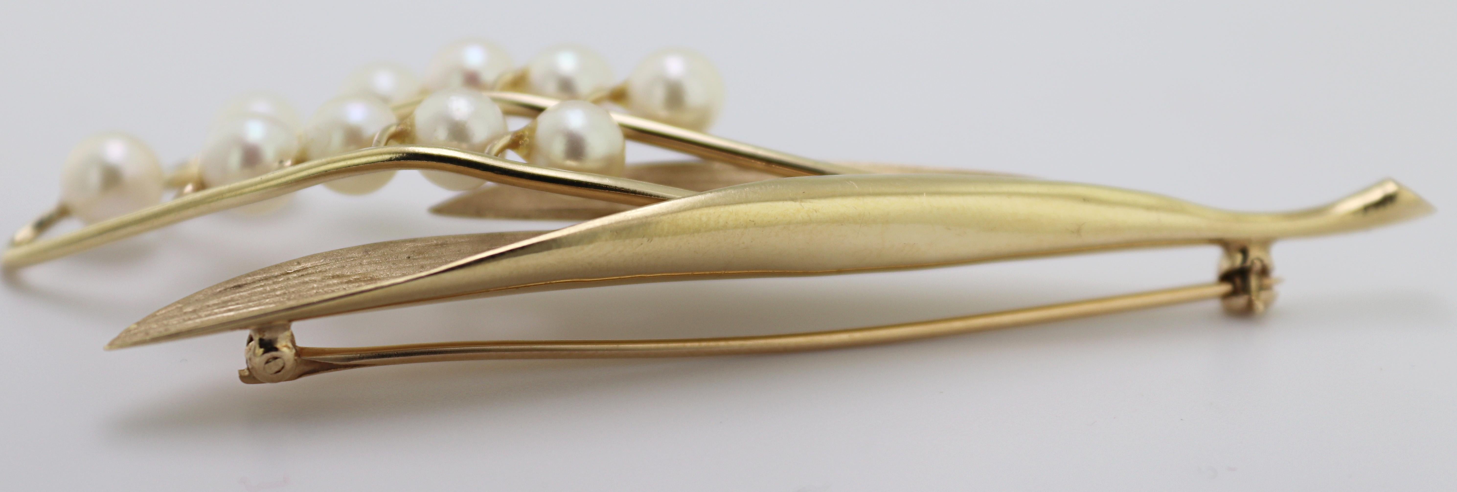 Cultured Pearl, Yellow Gold ”Lilly of the Valley” Brooch In Good Condition In Pleasant Hill, CA