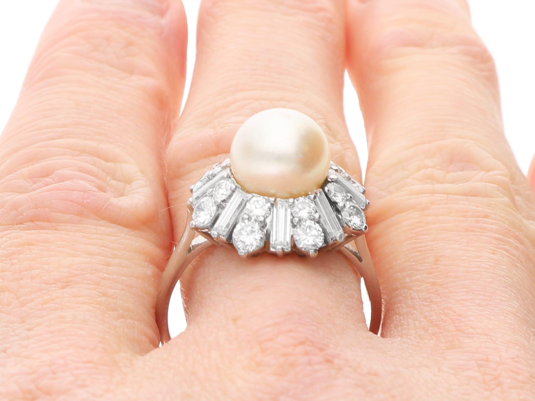 Anillo en racimo de platino con perla cultivada de agua salada y diamantes de 2,16 quilates Circa 1950 en venta 6