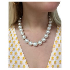 Gezüchtete Südseeperle und Diamant-Halskette