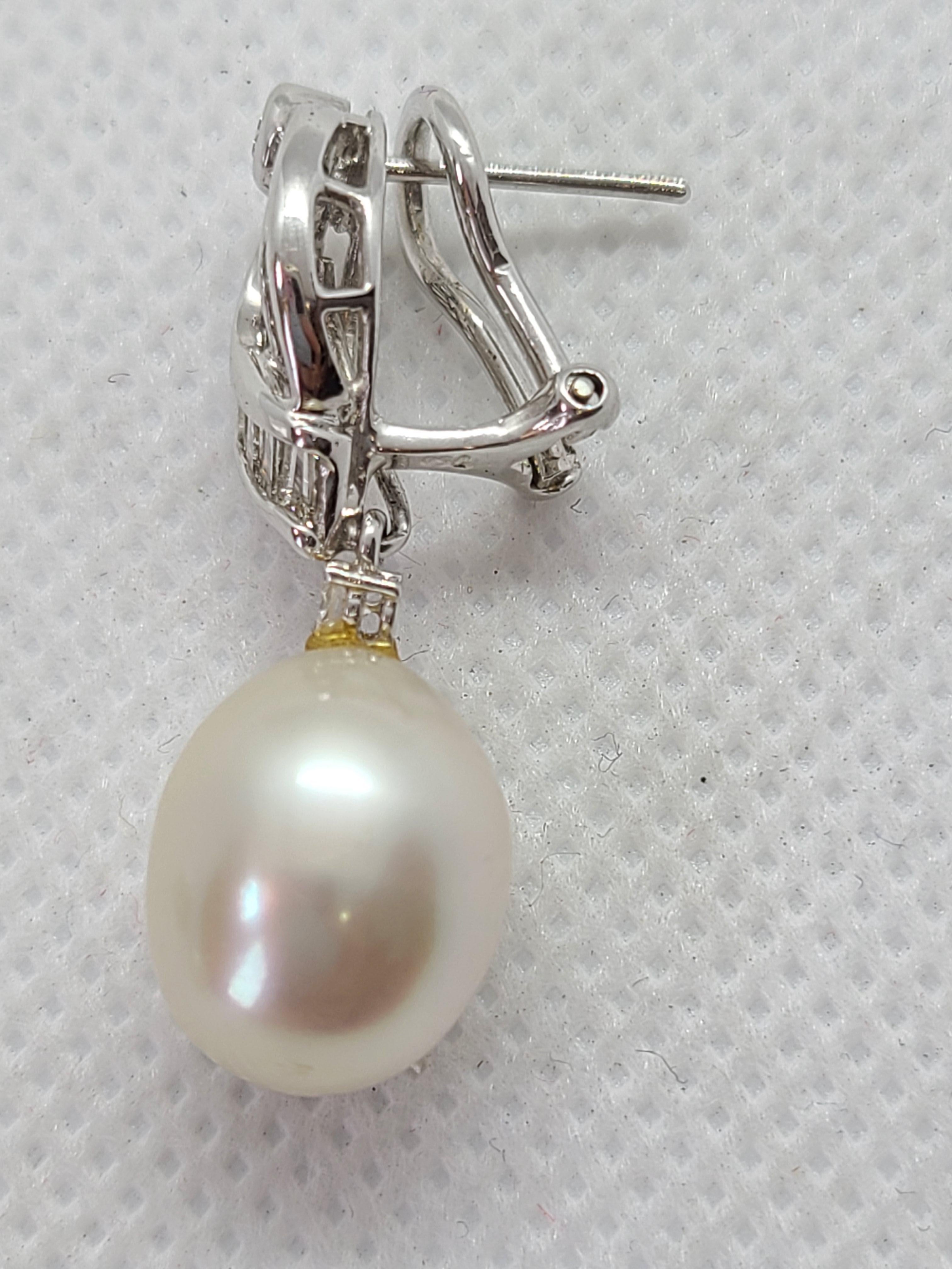 Ohrringe mit Südseeperlen und natürlichen Diamanten in 18K Gold (Kunsthandwerker*in) im Angebot