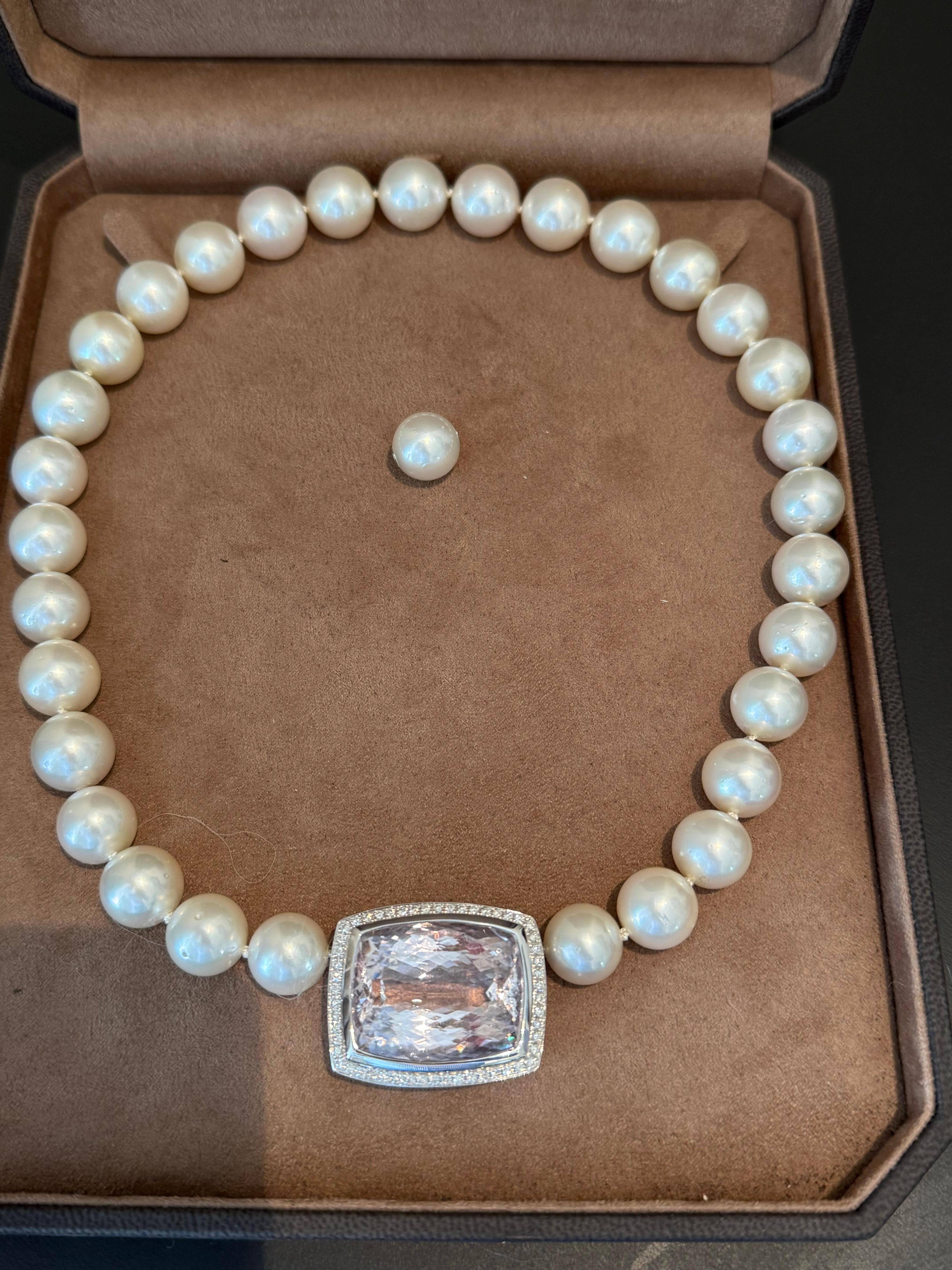 Contemporaneo Perla coltivata dei mari del sud  Collana con  Ciondolo con diamante in oro bianco 18 K.K. in vendita