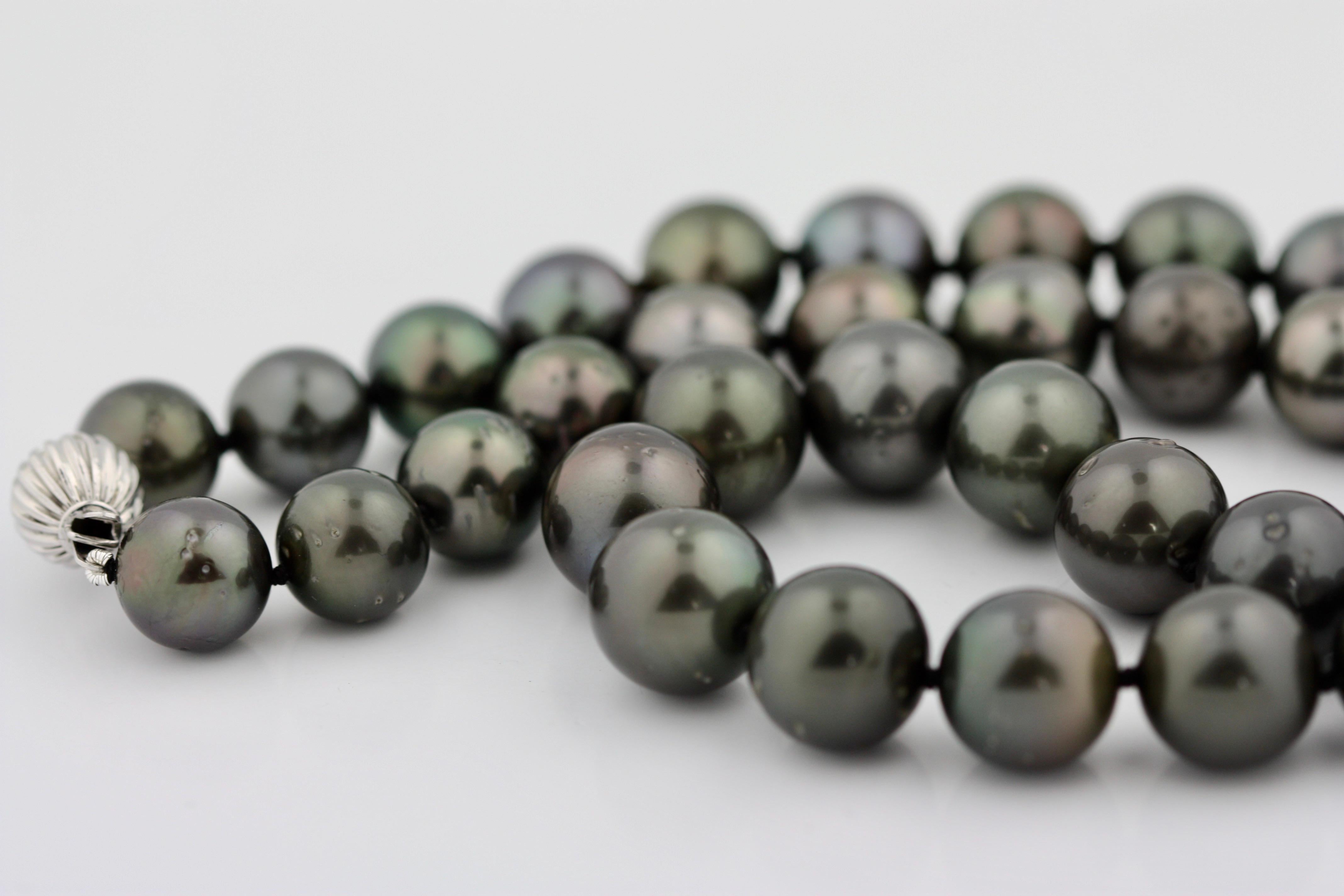 Cultured Tahitian Pearl Necklace 1