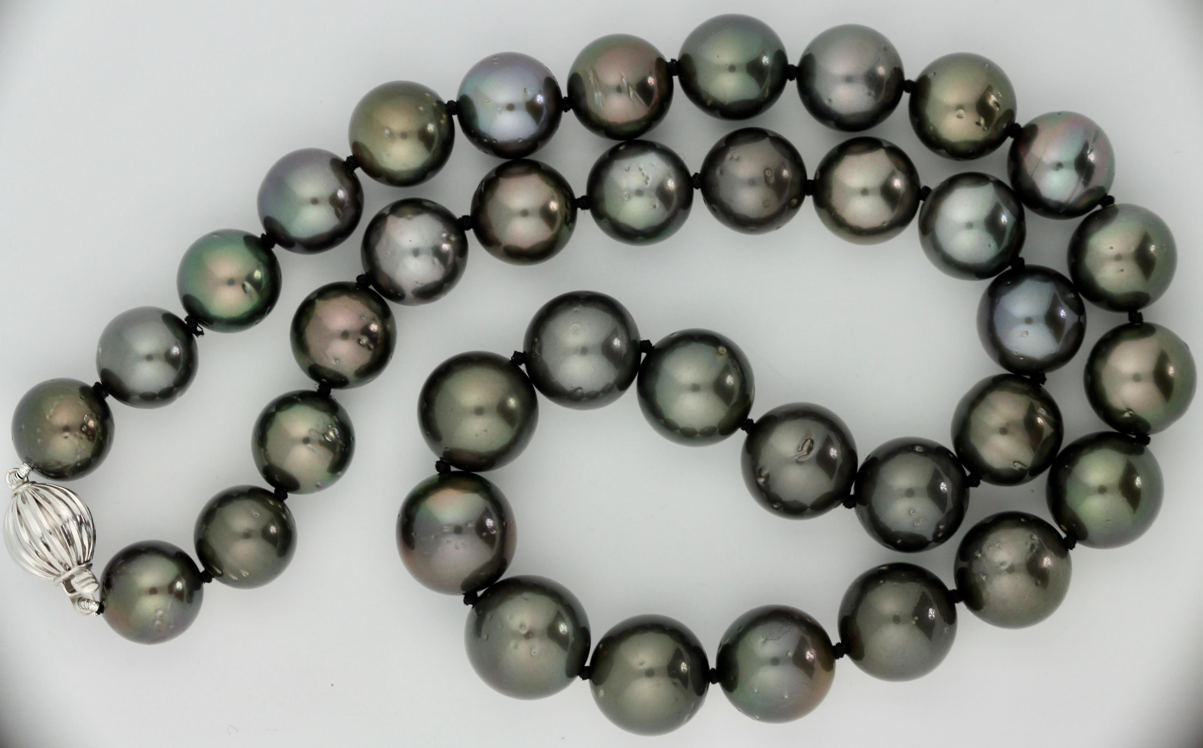 Cultured Tahitian Pearl Necklace 2