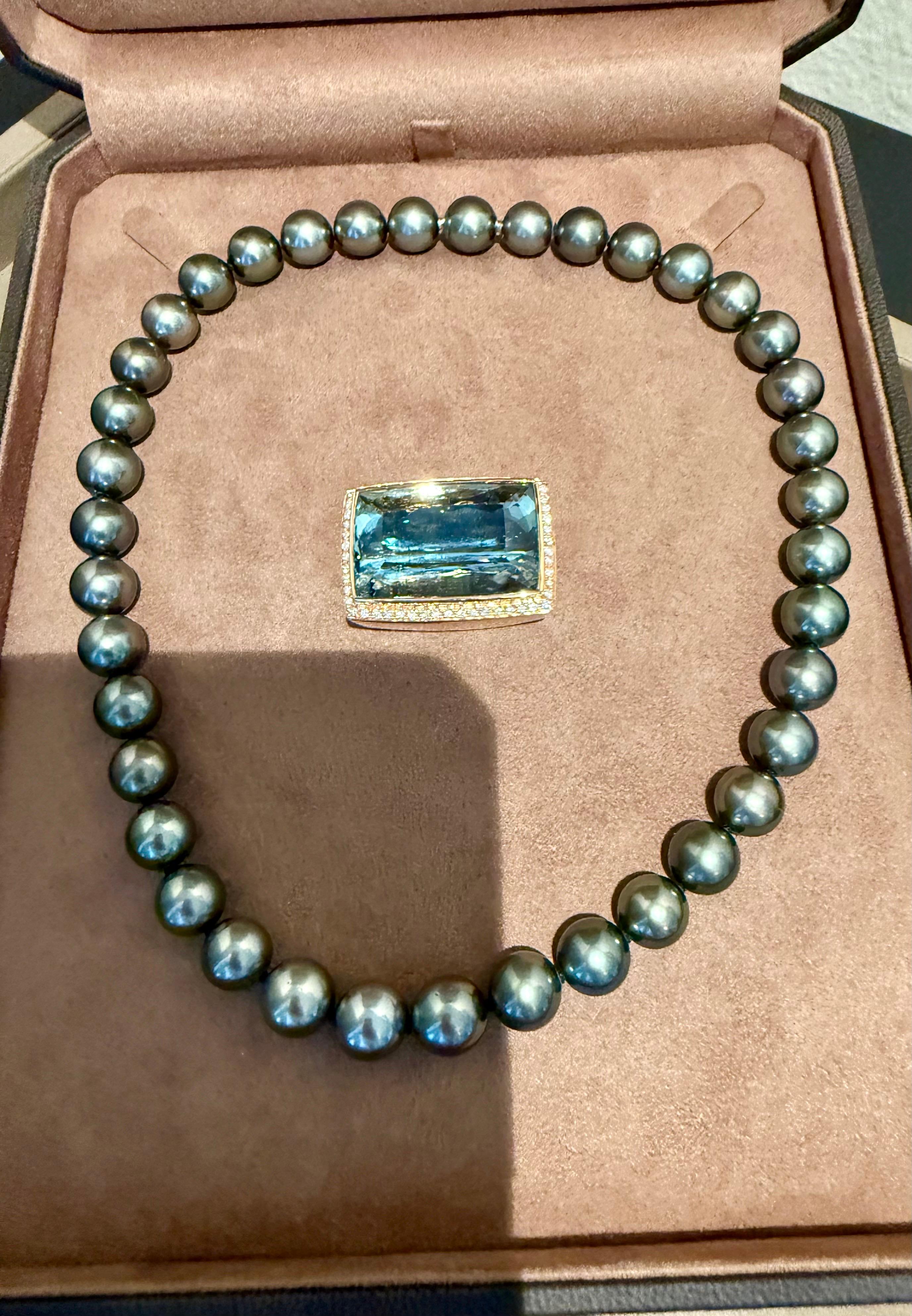 Zucht-Tahiti-Perlenkette mit Aquamarin-Diamant-Verschluss im Angebot 9