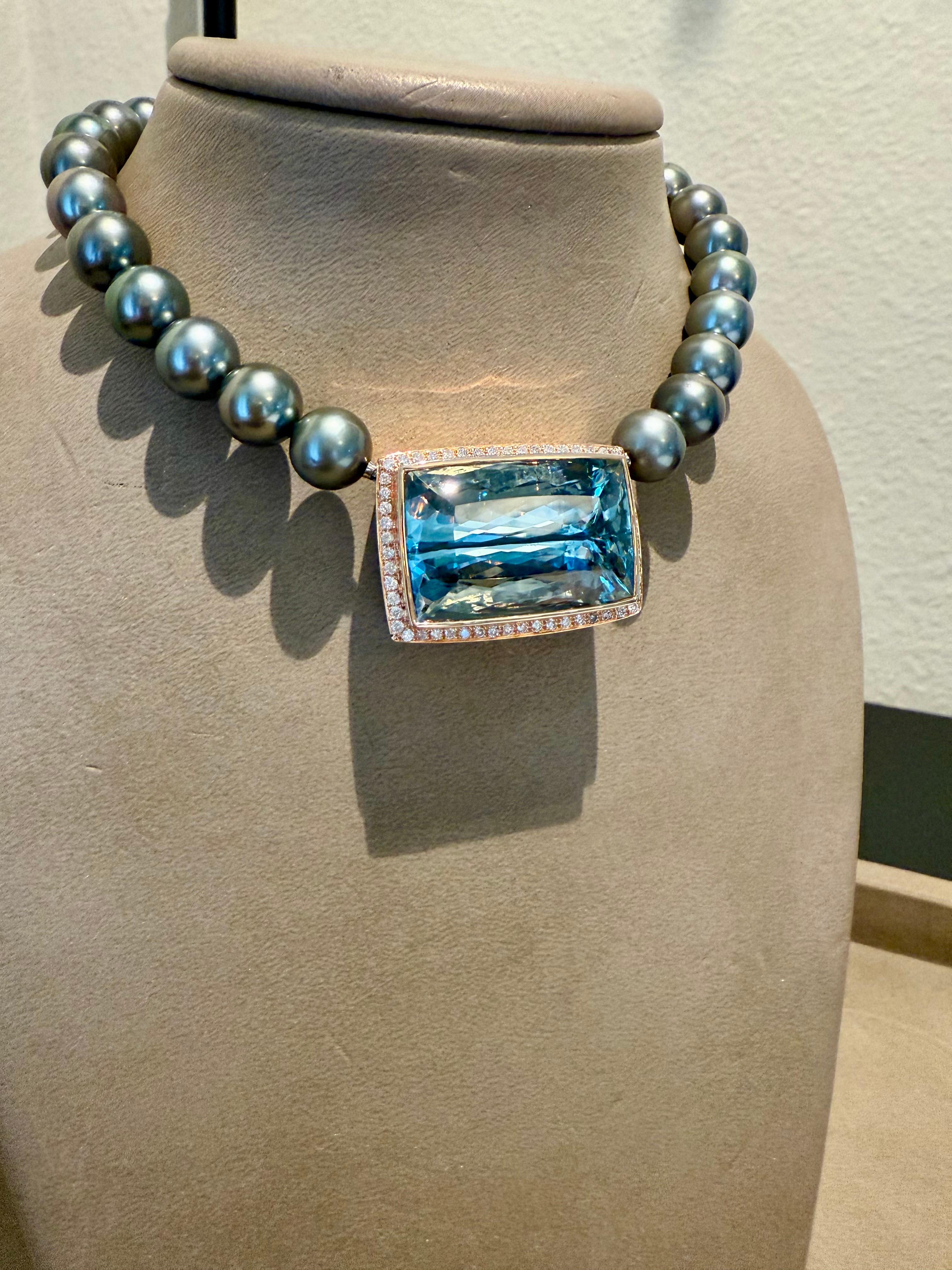 Zucht-Tahiti-Perlenkette mit Aquamarin-Diamant-Verschluss Damen im Angebot