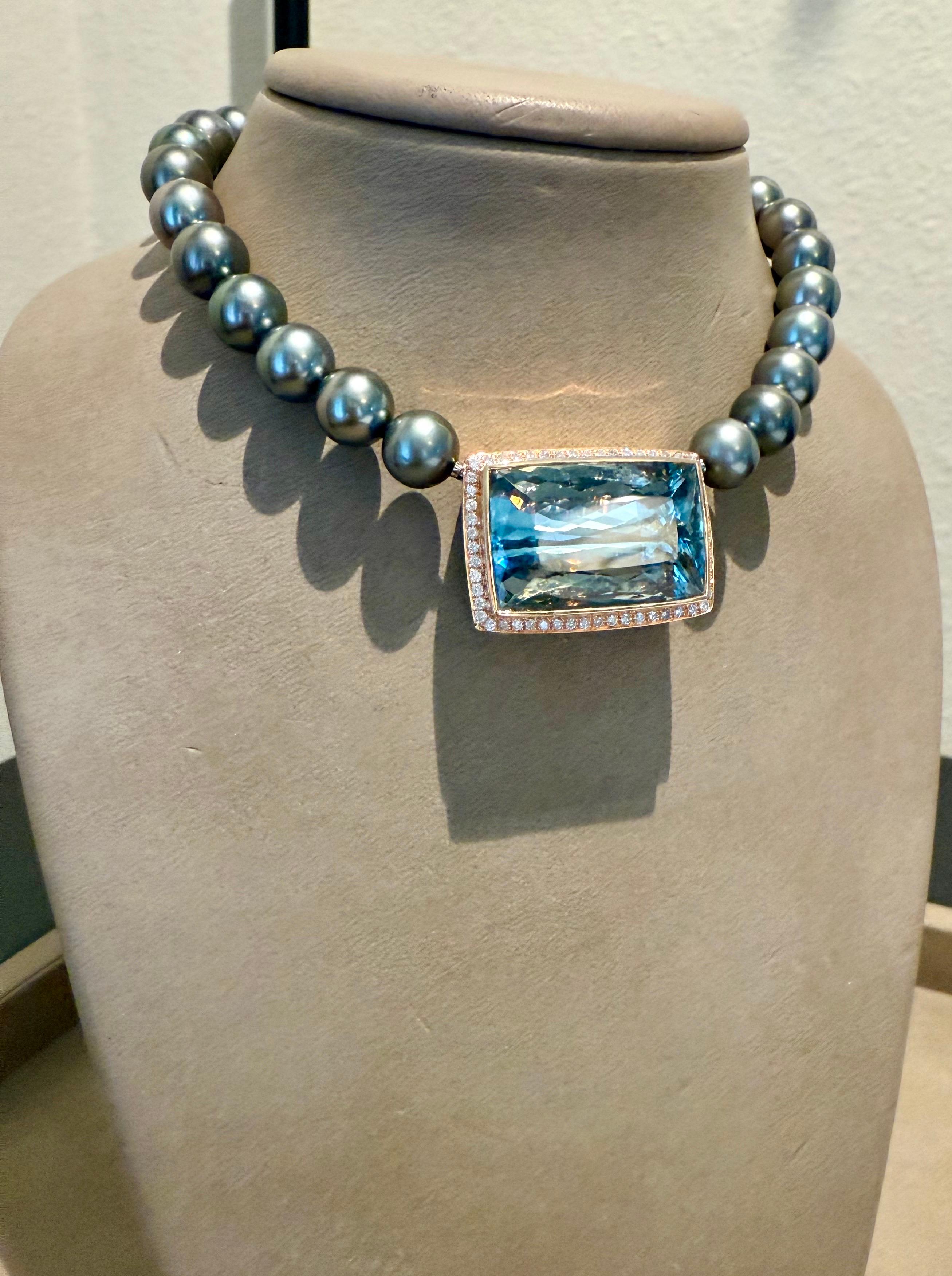 Zucht-Tahiti-Perlenkette mit Aquamarin-Diamant-Verschluss im Angebot 2