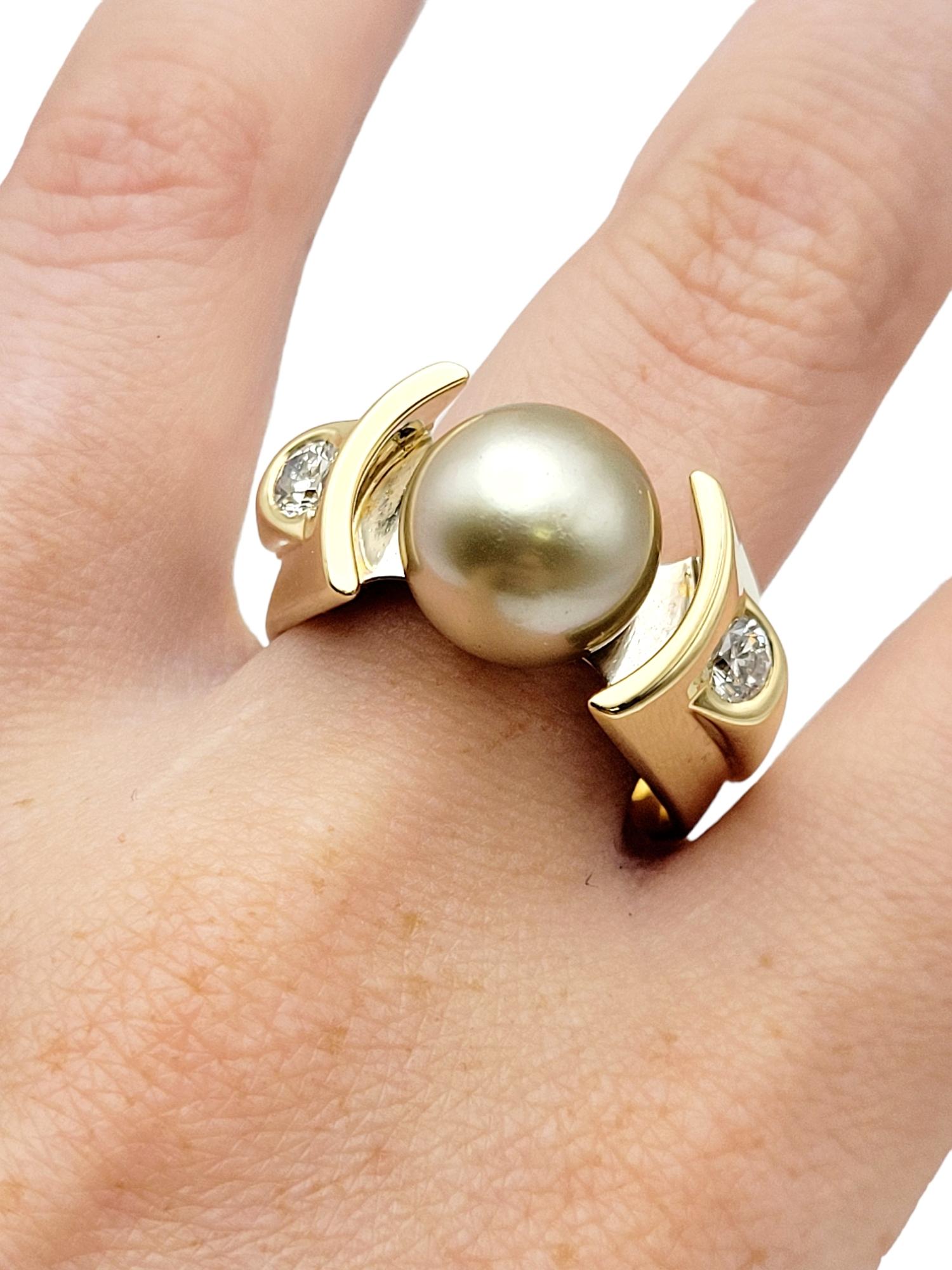 Anello cocktail con perla di Tahiti coltivata e diamante tondo brillante in oro 14 carati in vendita 10